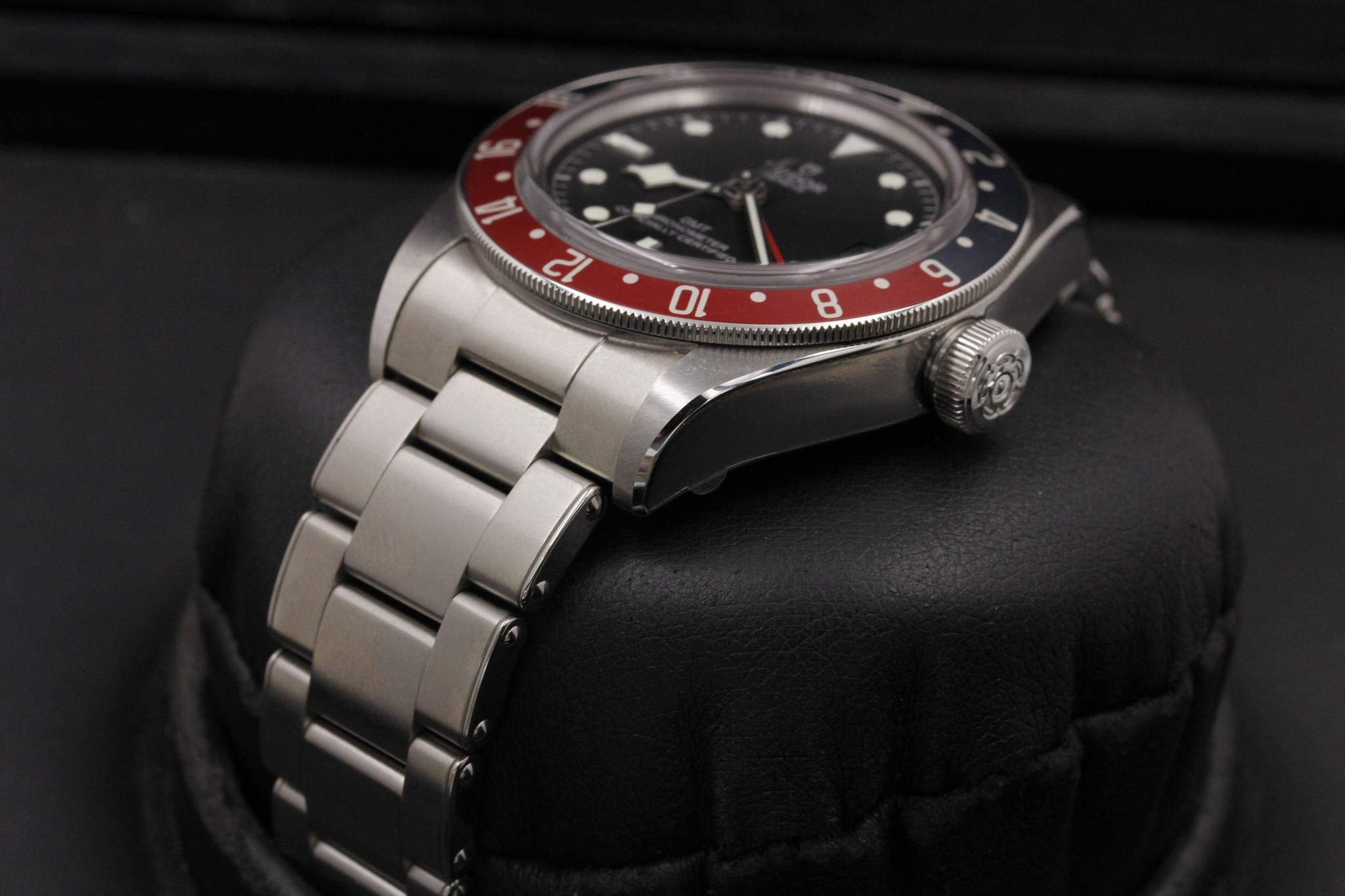 Watch Image 2