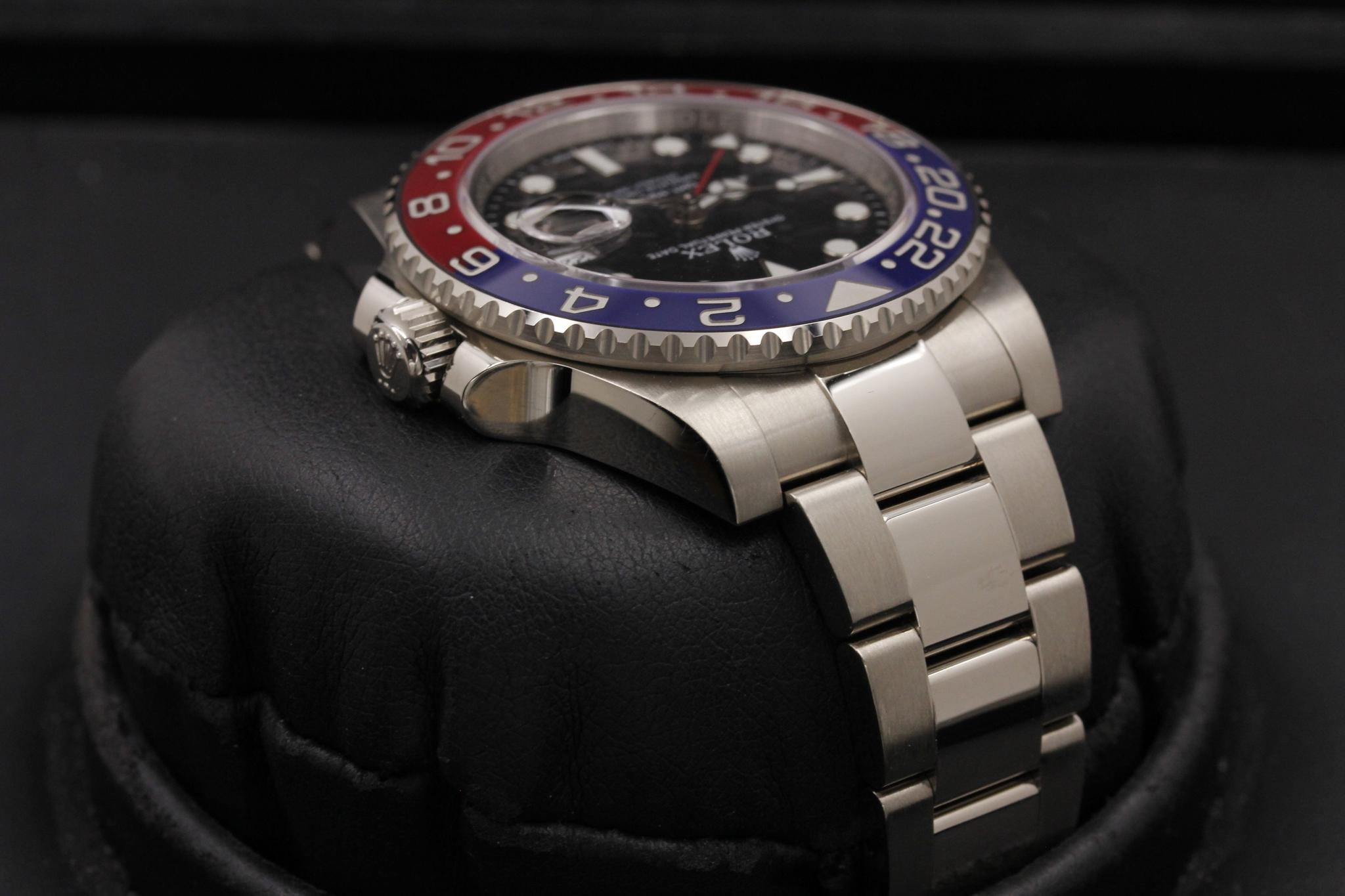 Watch Image 4