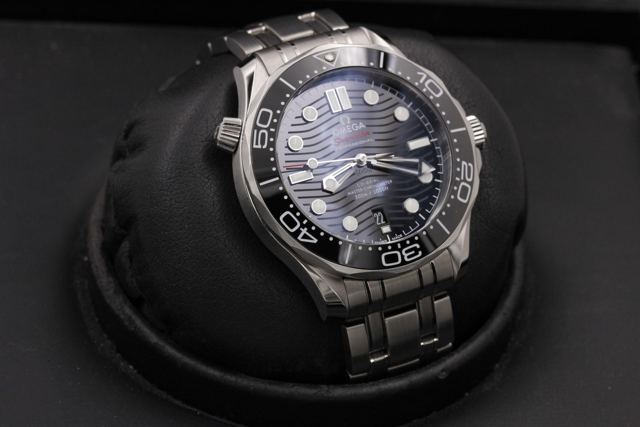 Watch Image 10