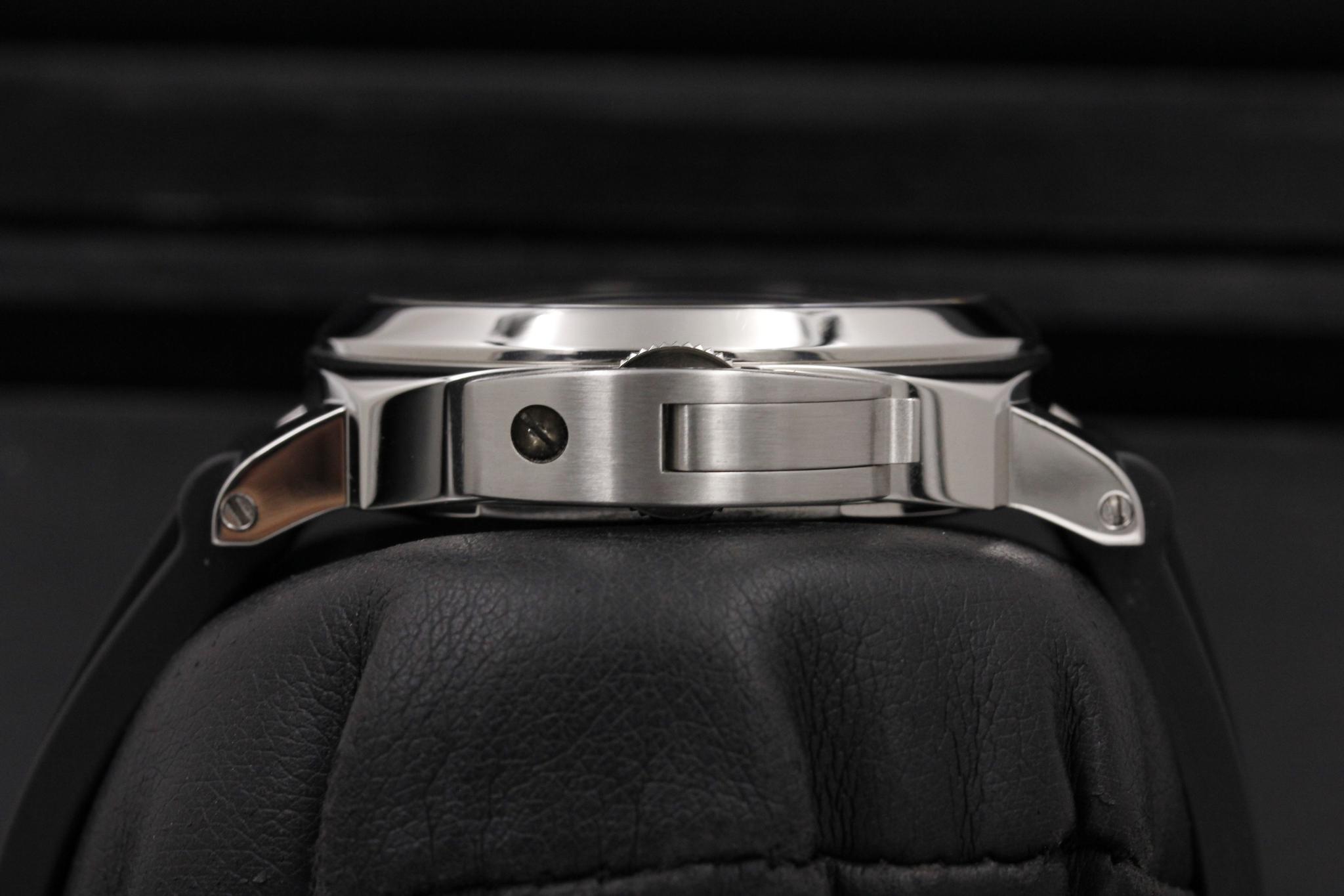 Watch Image 3