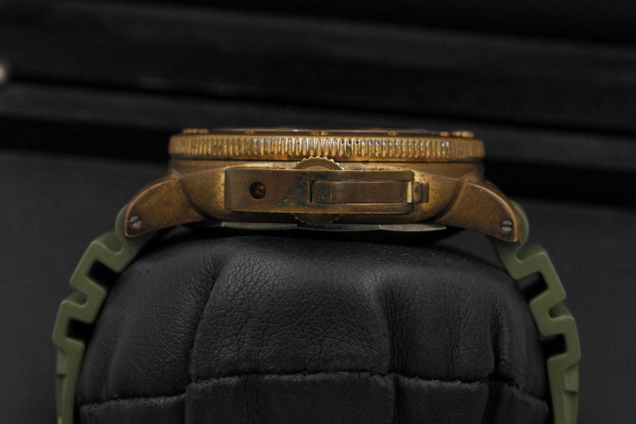 Watch Image 3