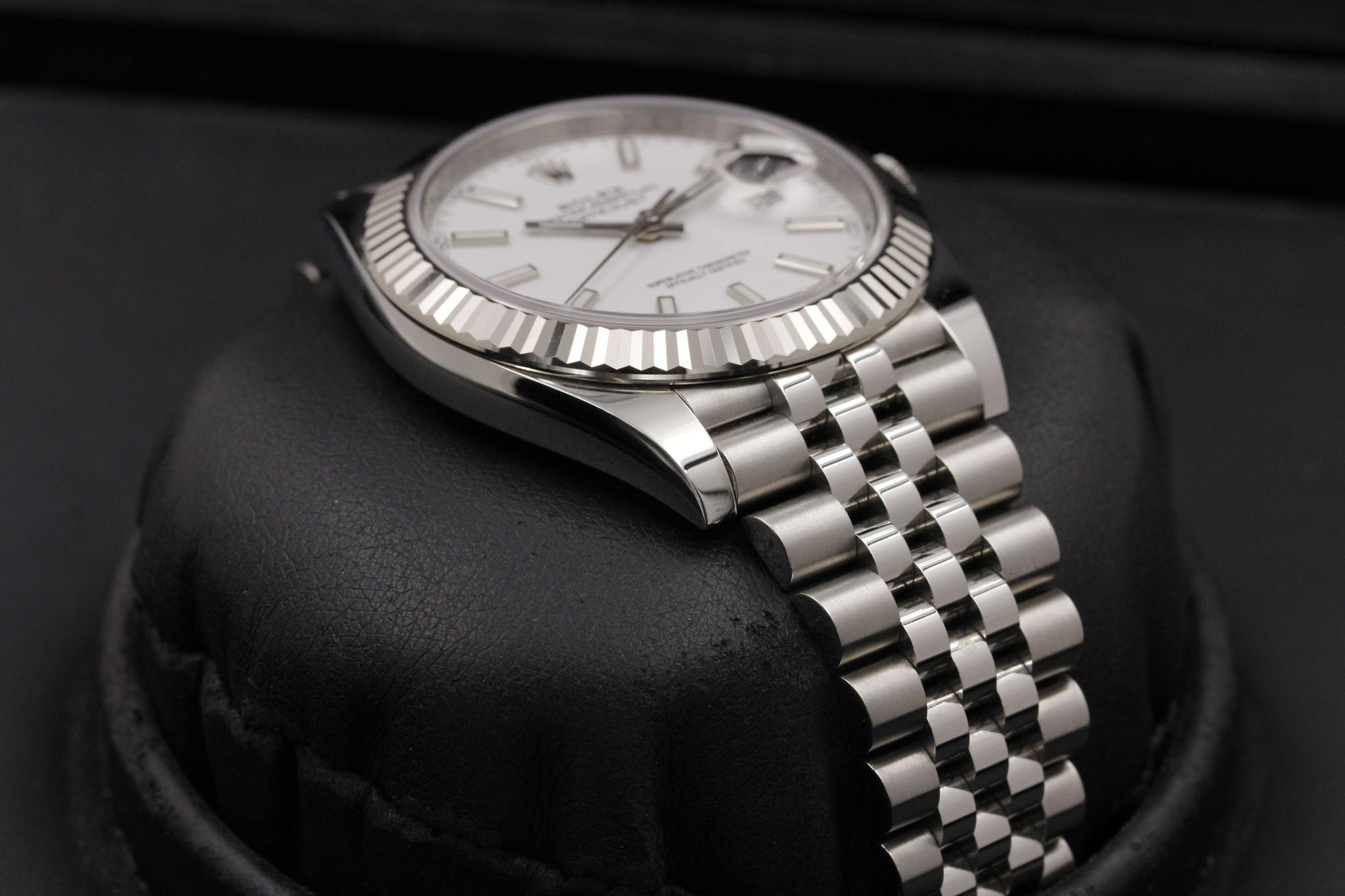 Watch Image 6