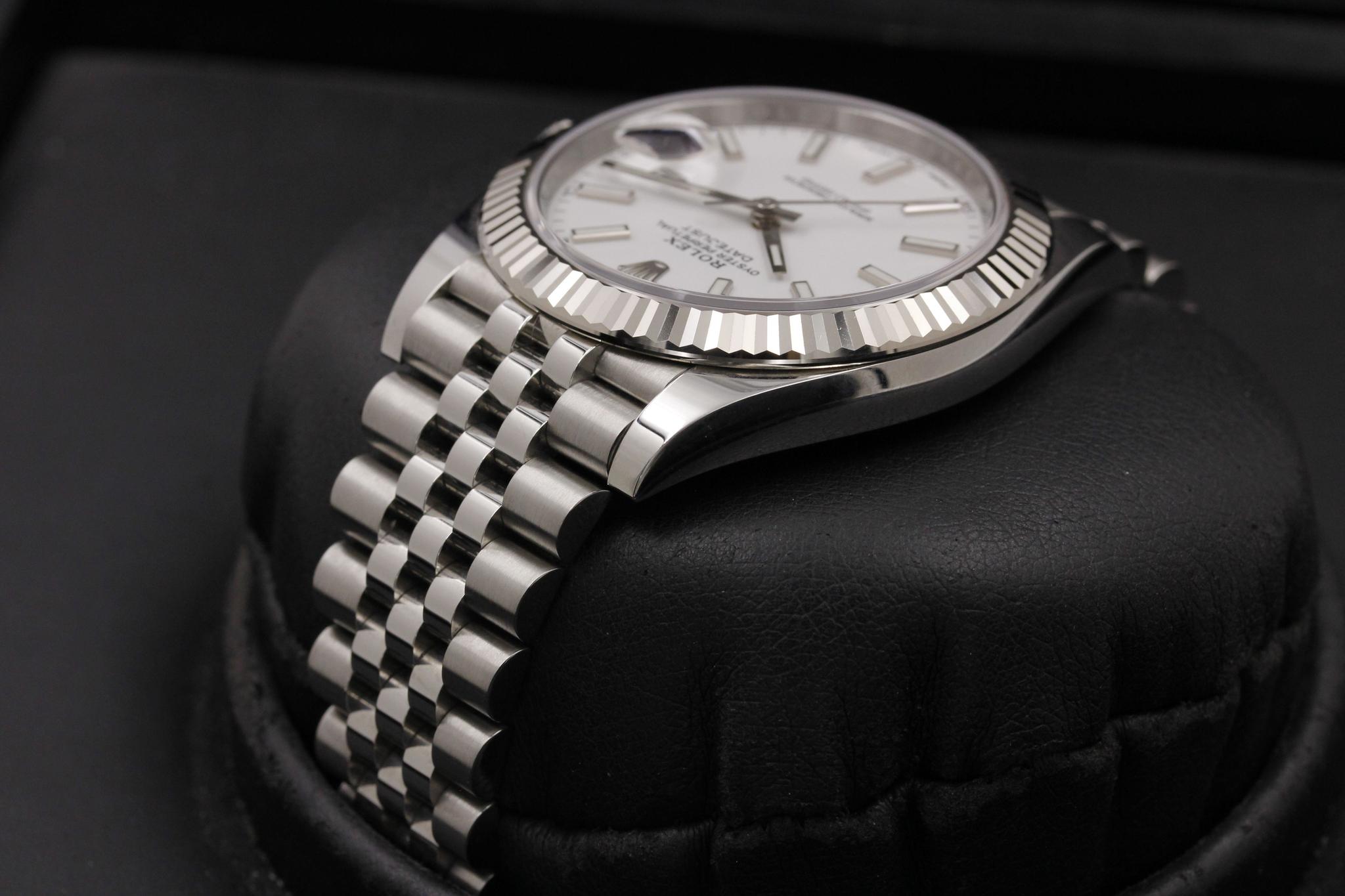 Watch Image 5