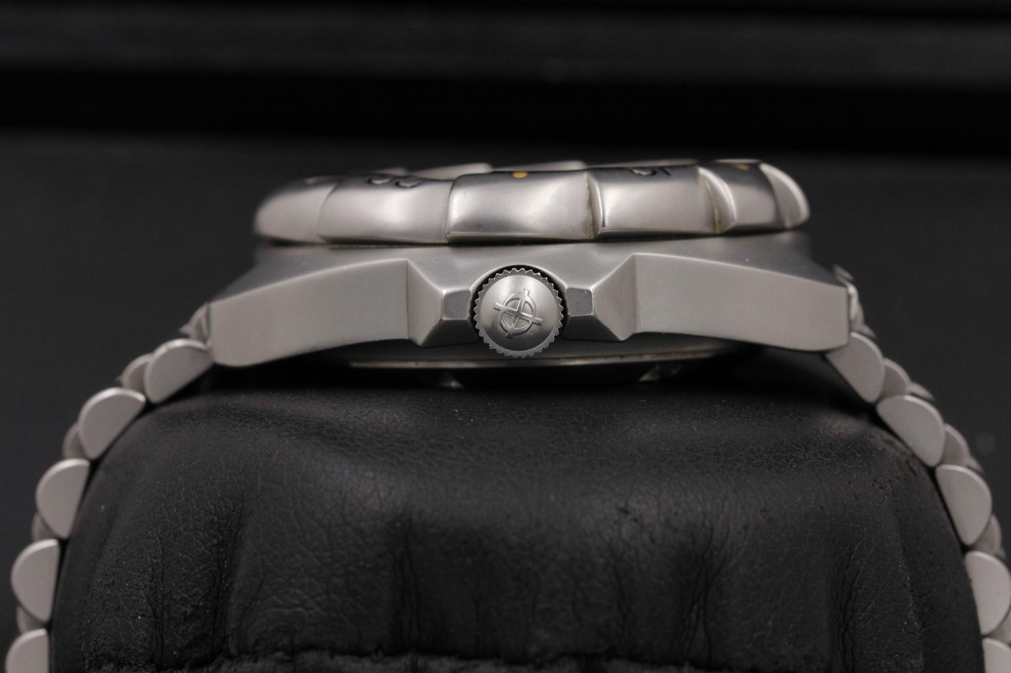 Watch Image 4