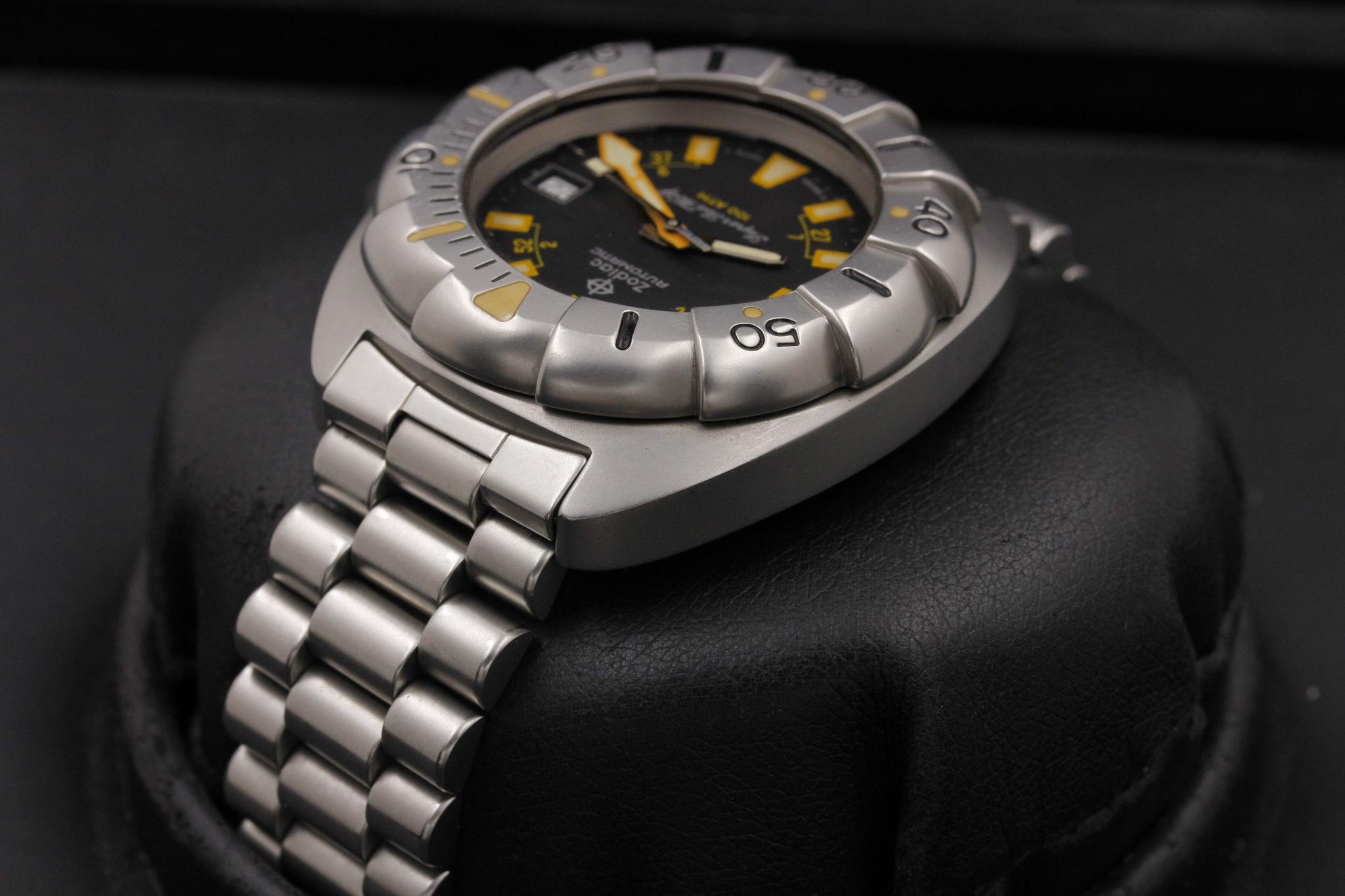 Watch Image 6