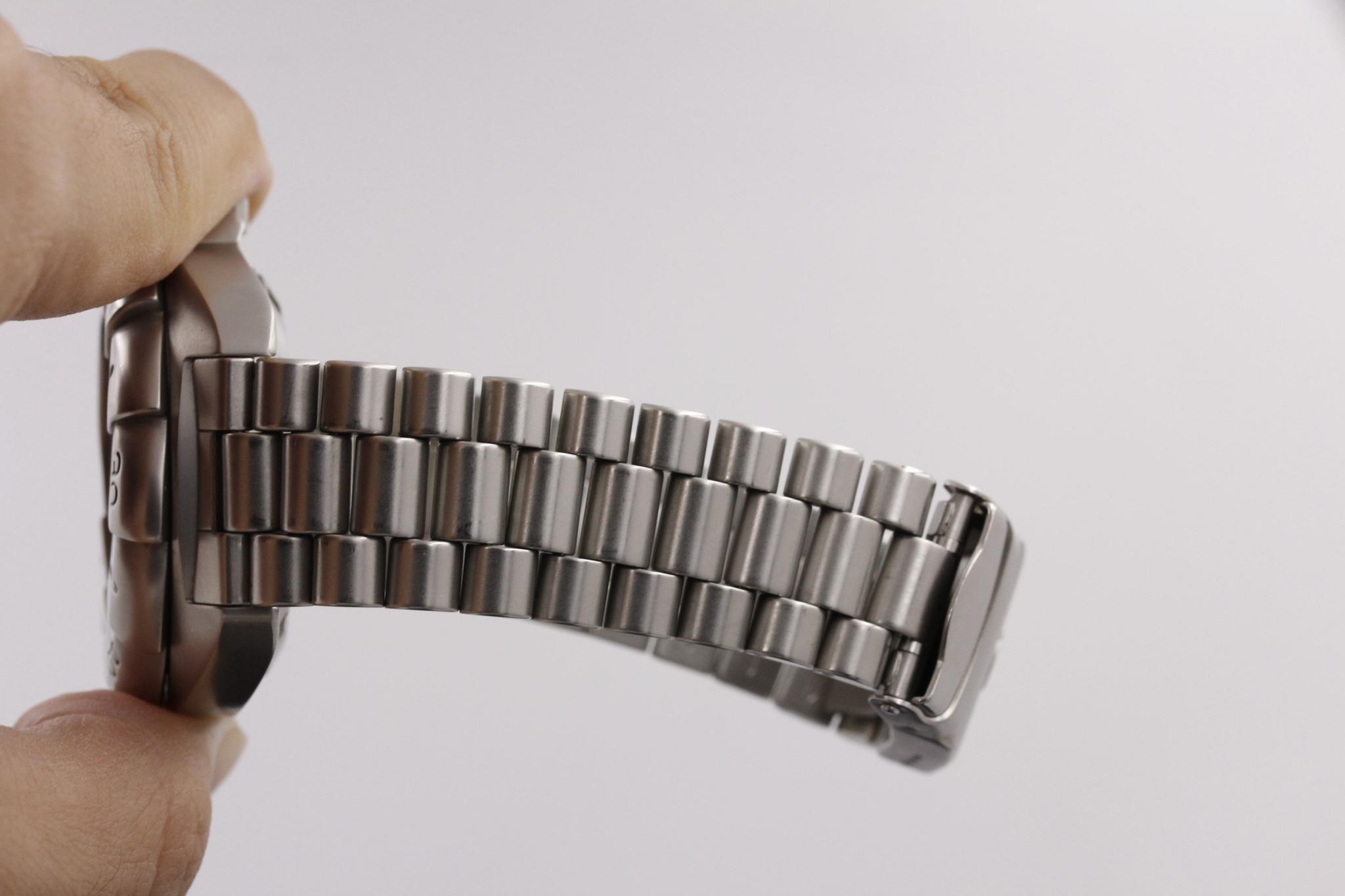 Watch Image 10