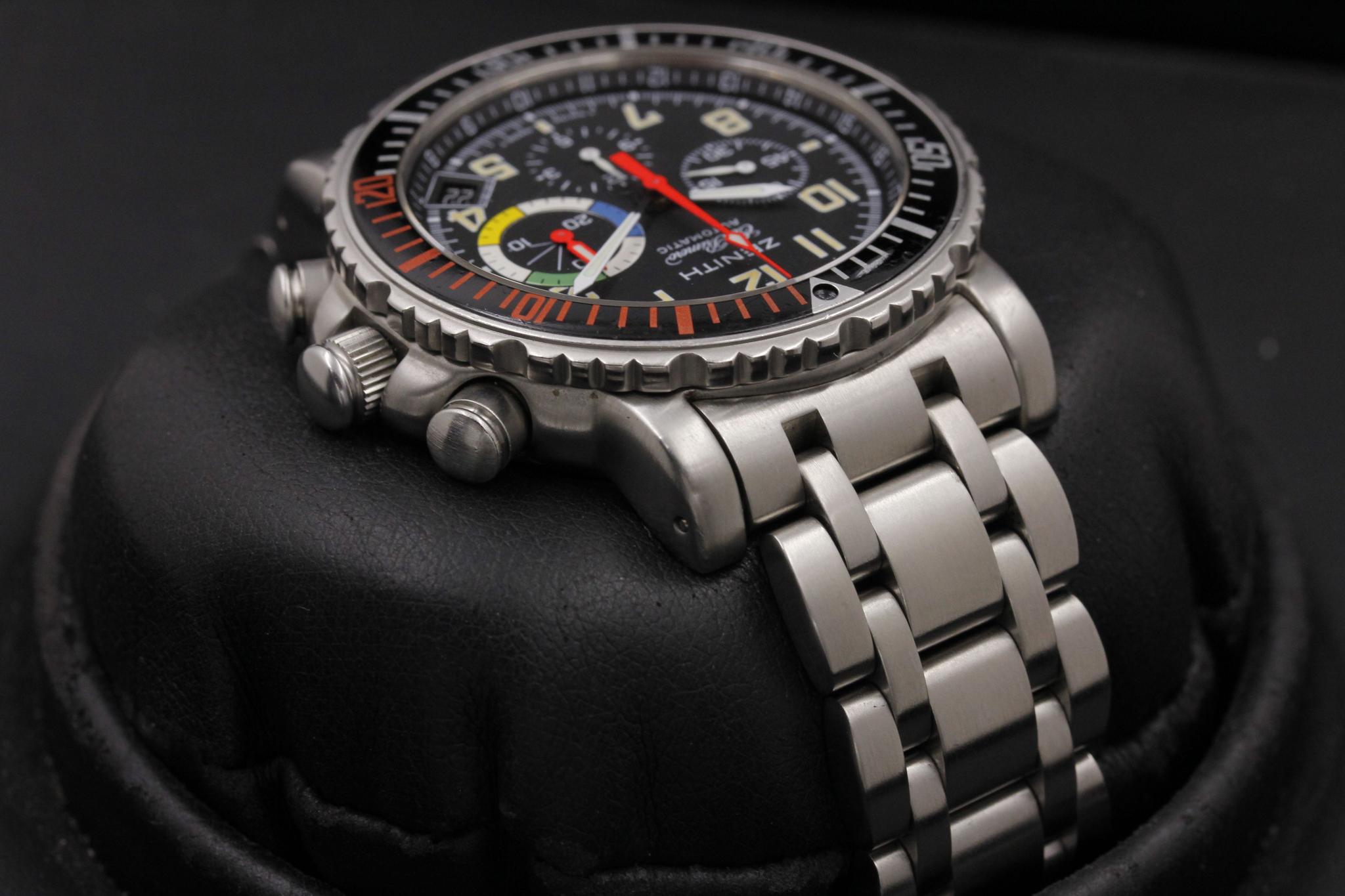 Watch Image 4