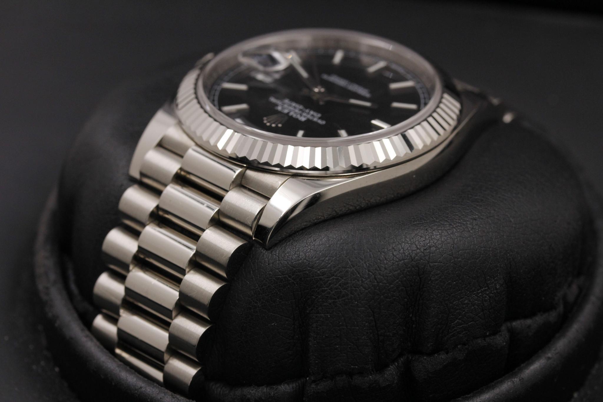 Watch Image 6