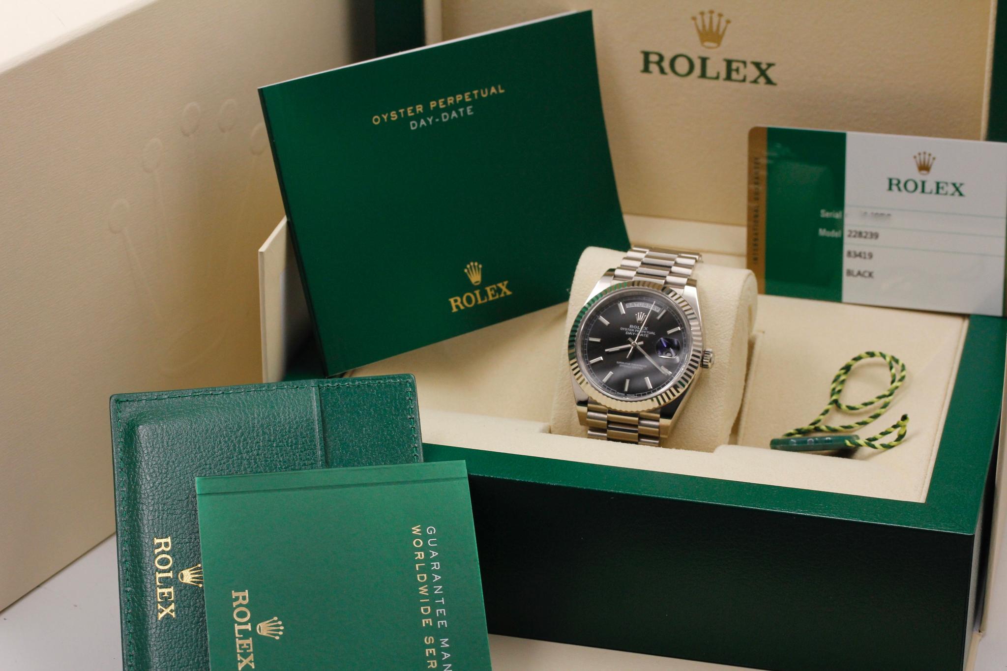 Watch Image 11