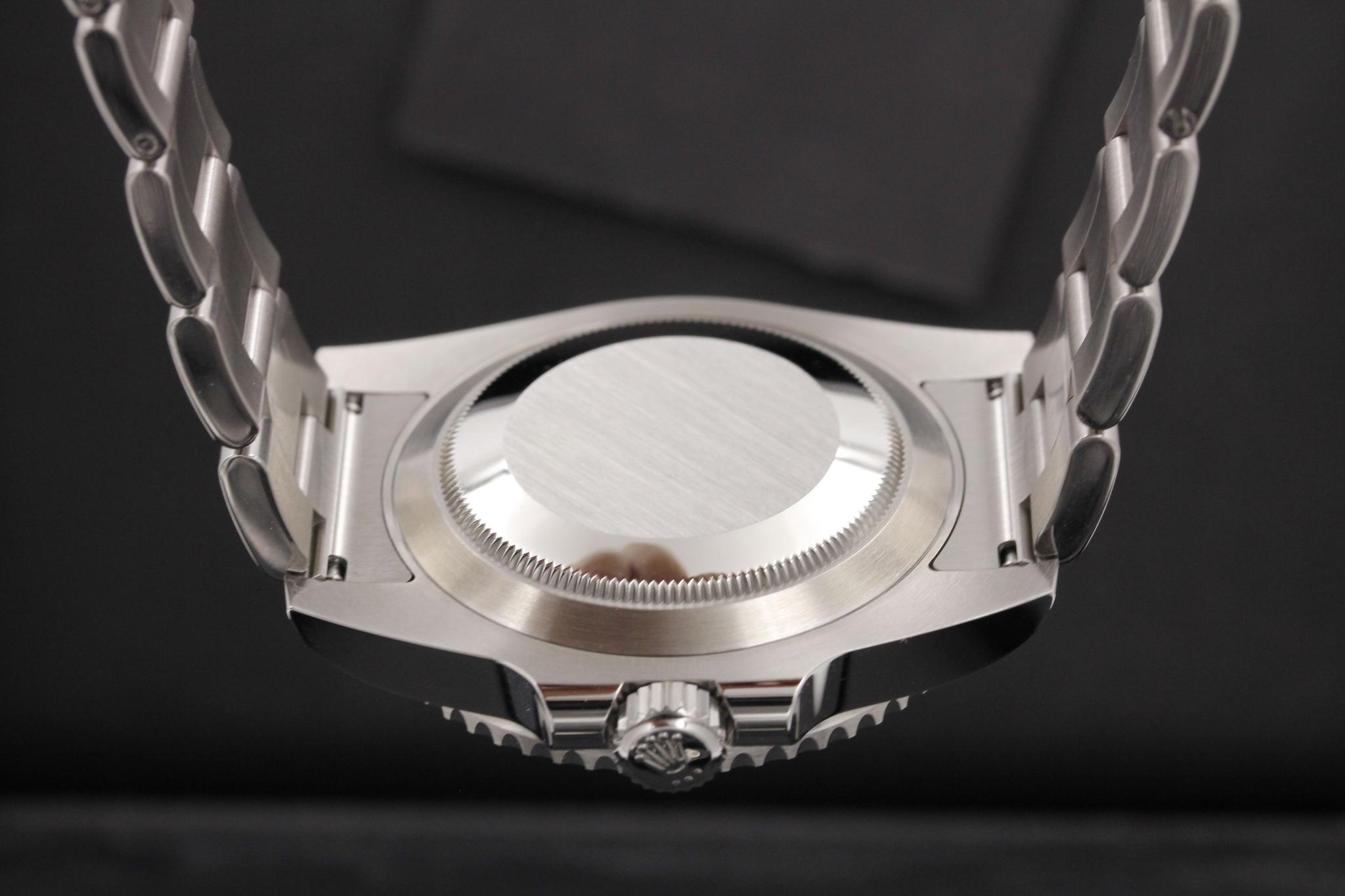 Watch Image 7
