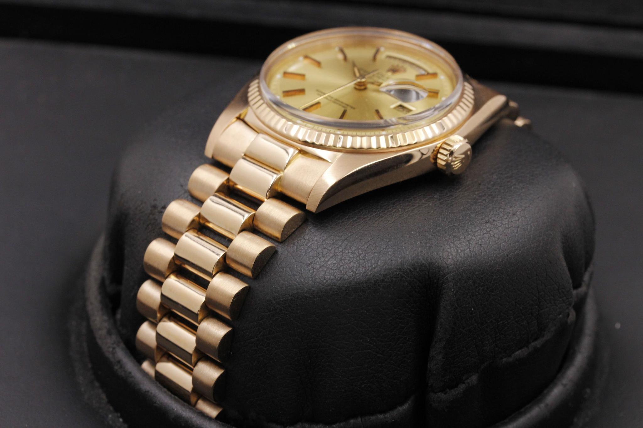 Watch Image 2