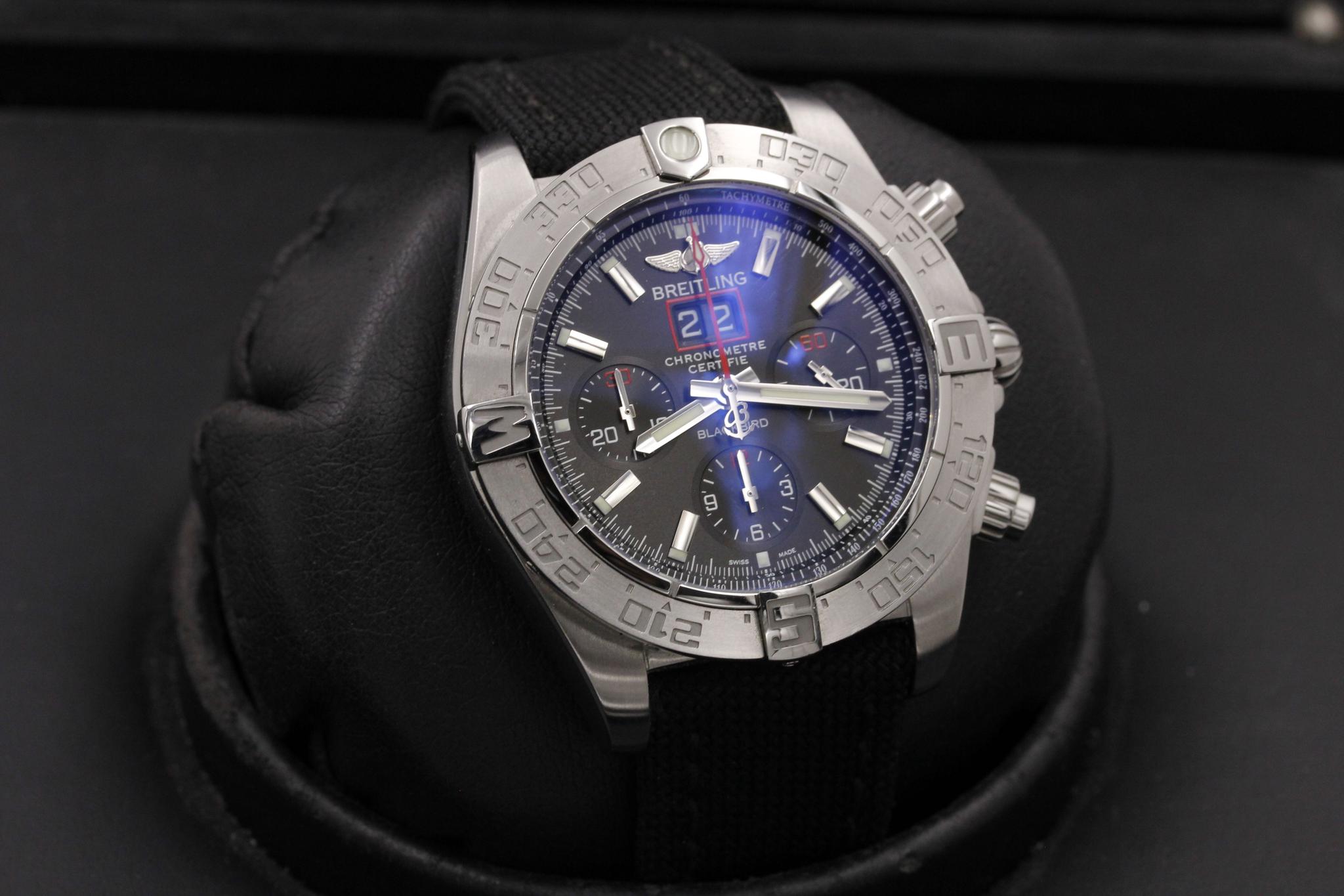 Watch Image 10