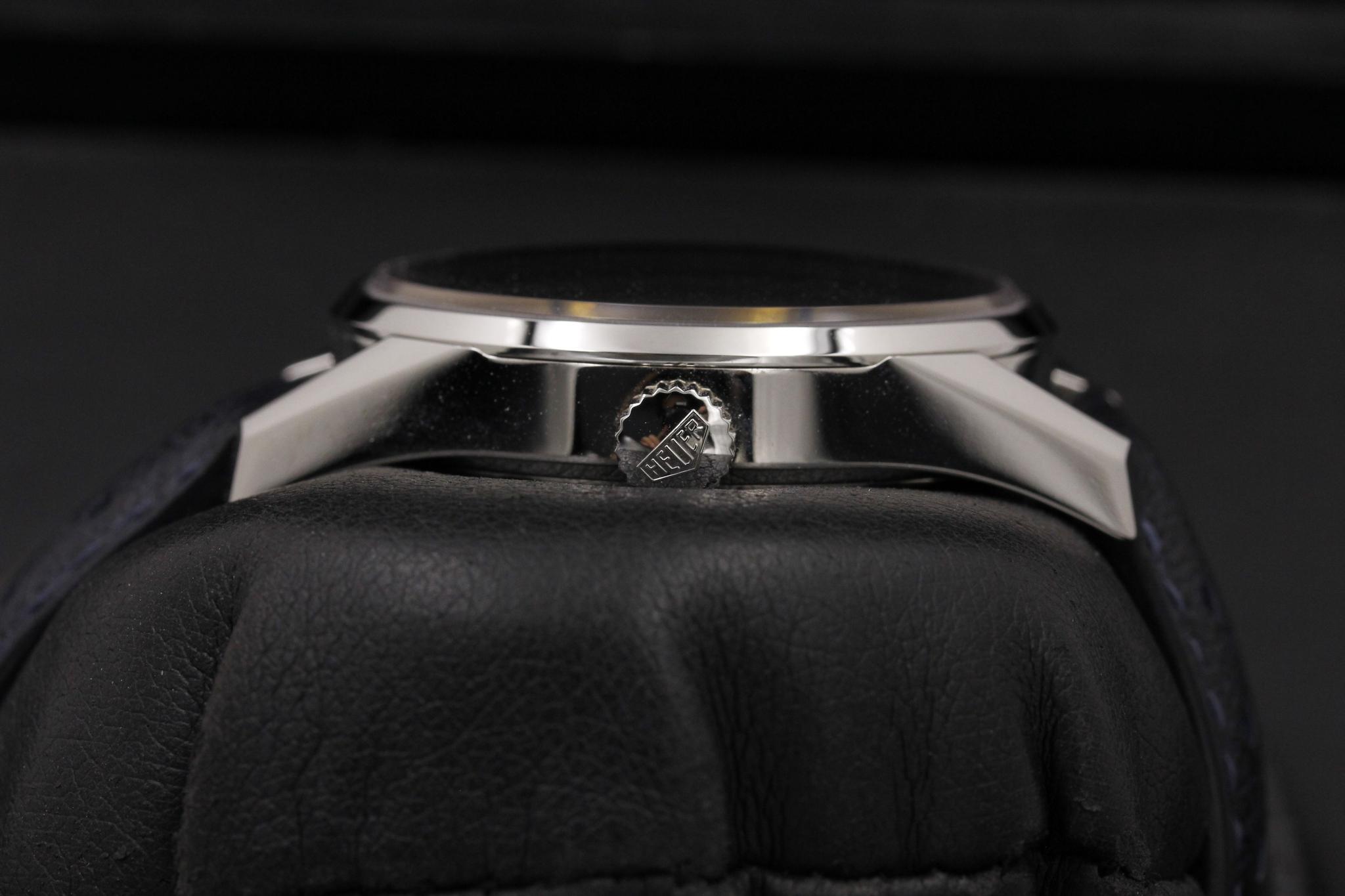 Watch Image 3