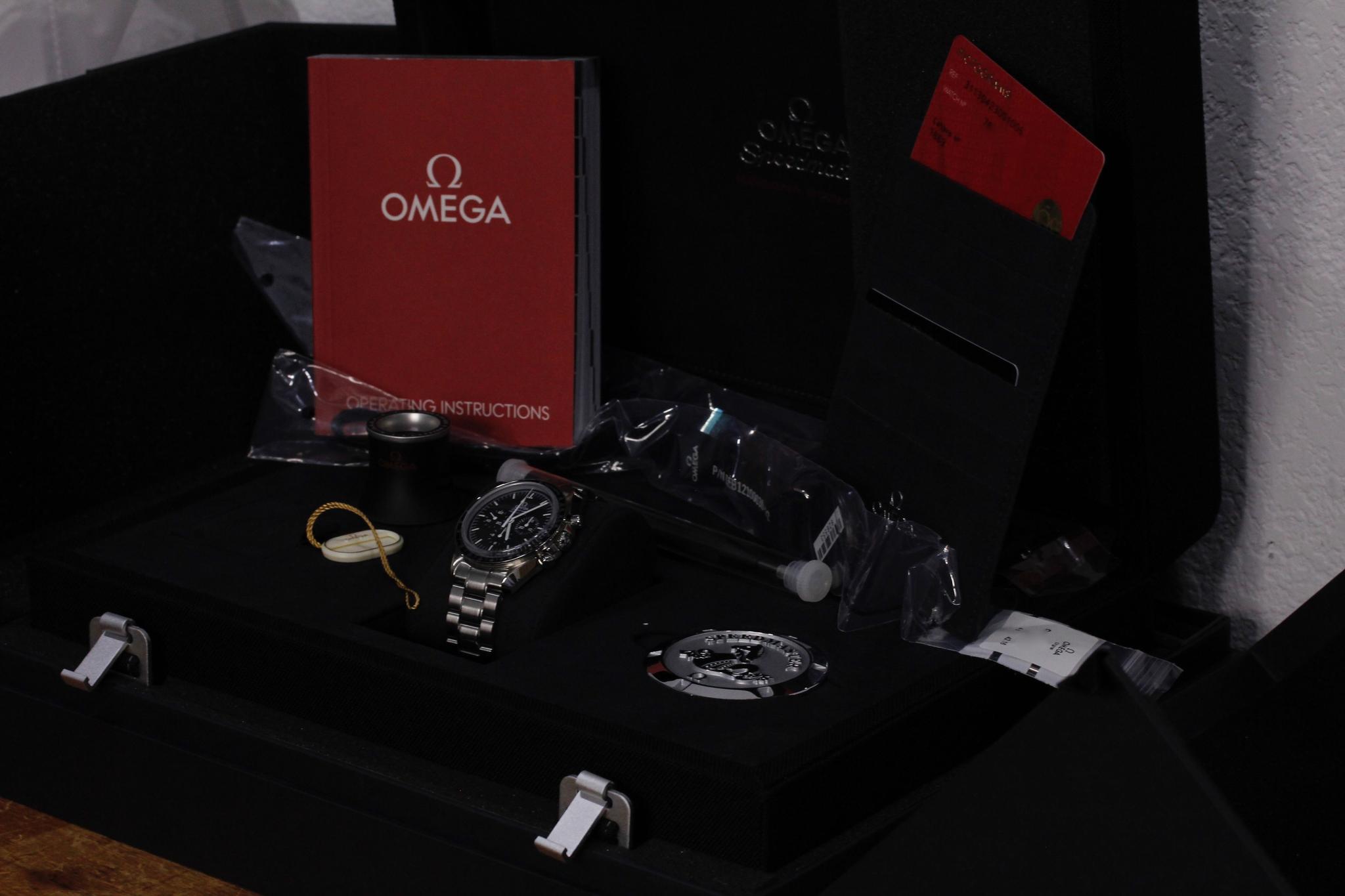Watch Image 11