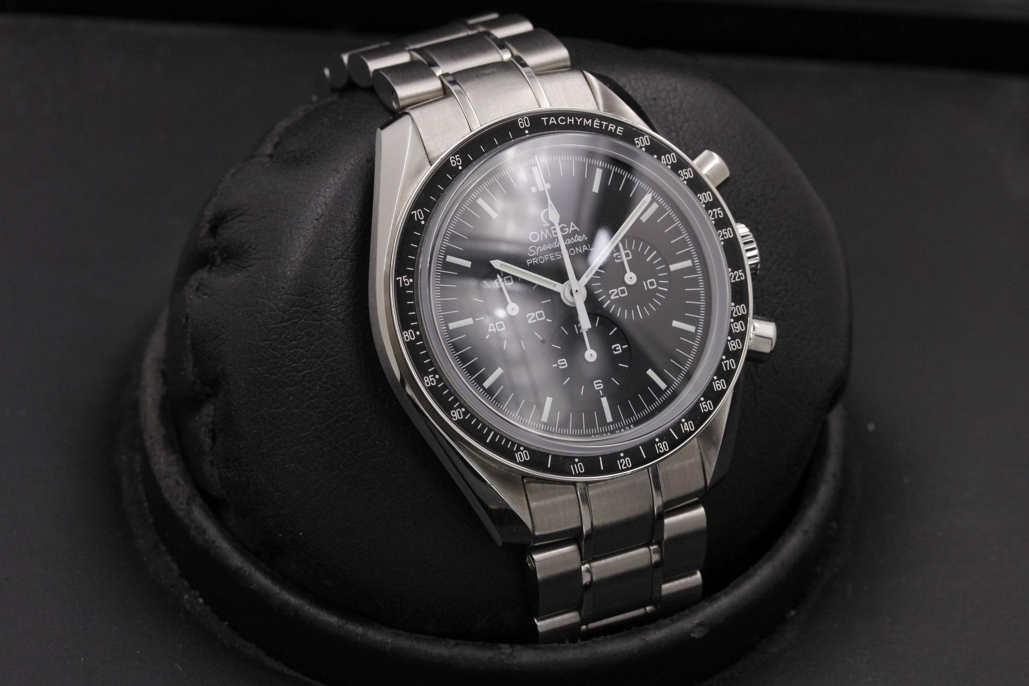 Watch Image 10