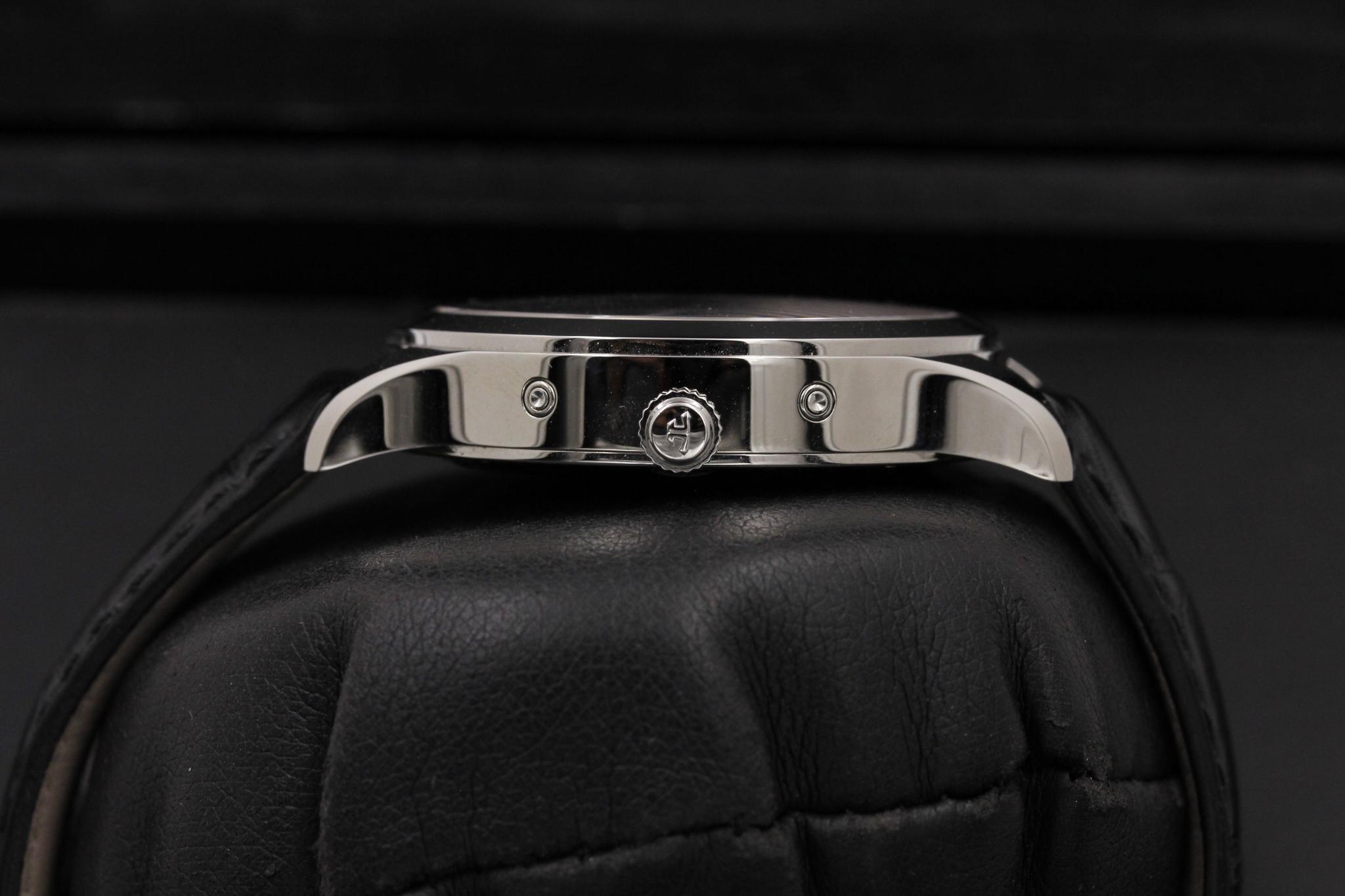 Watch Image 3