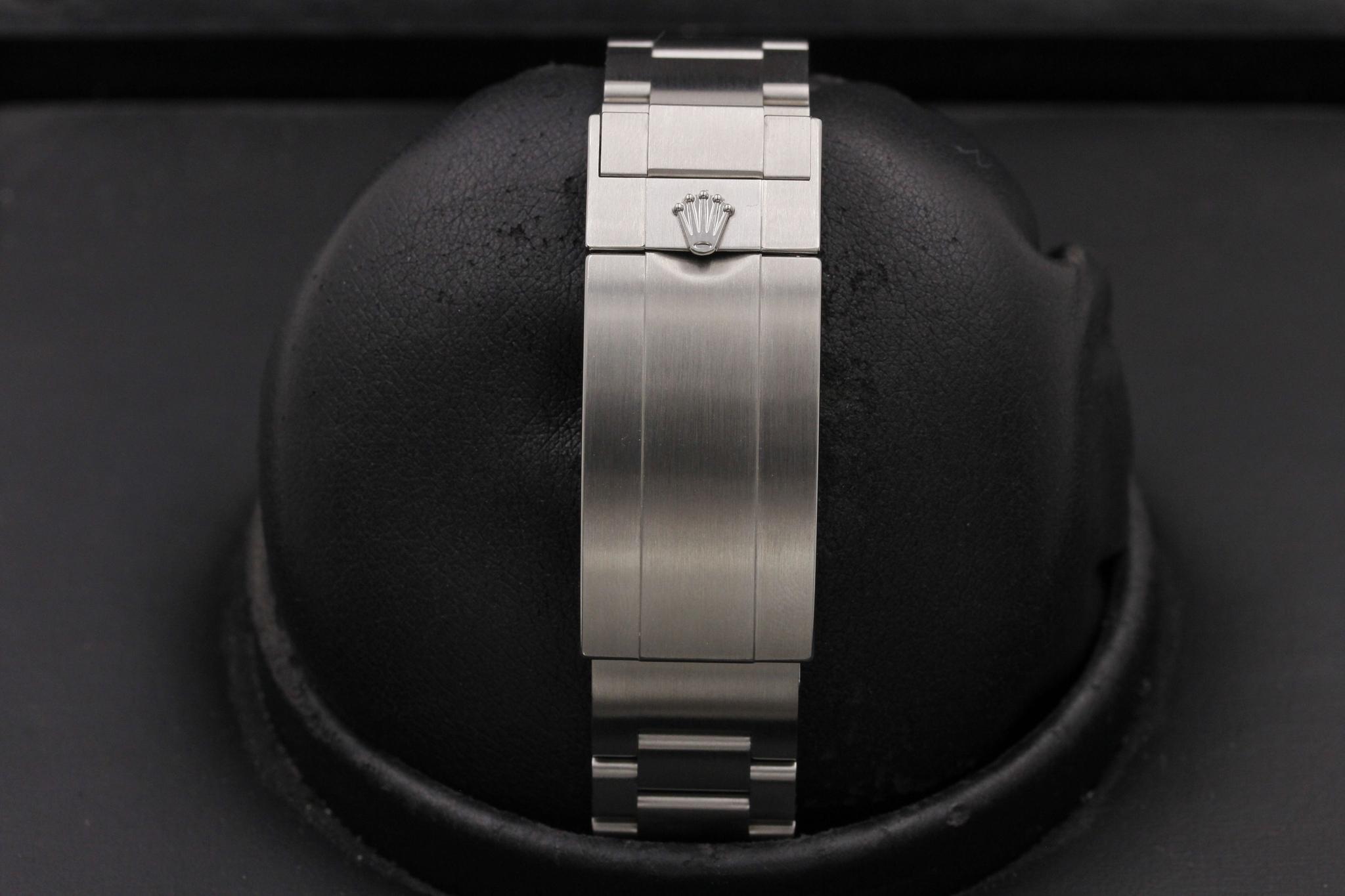 Watch Image 8