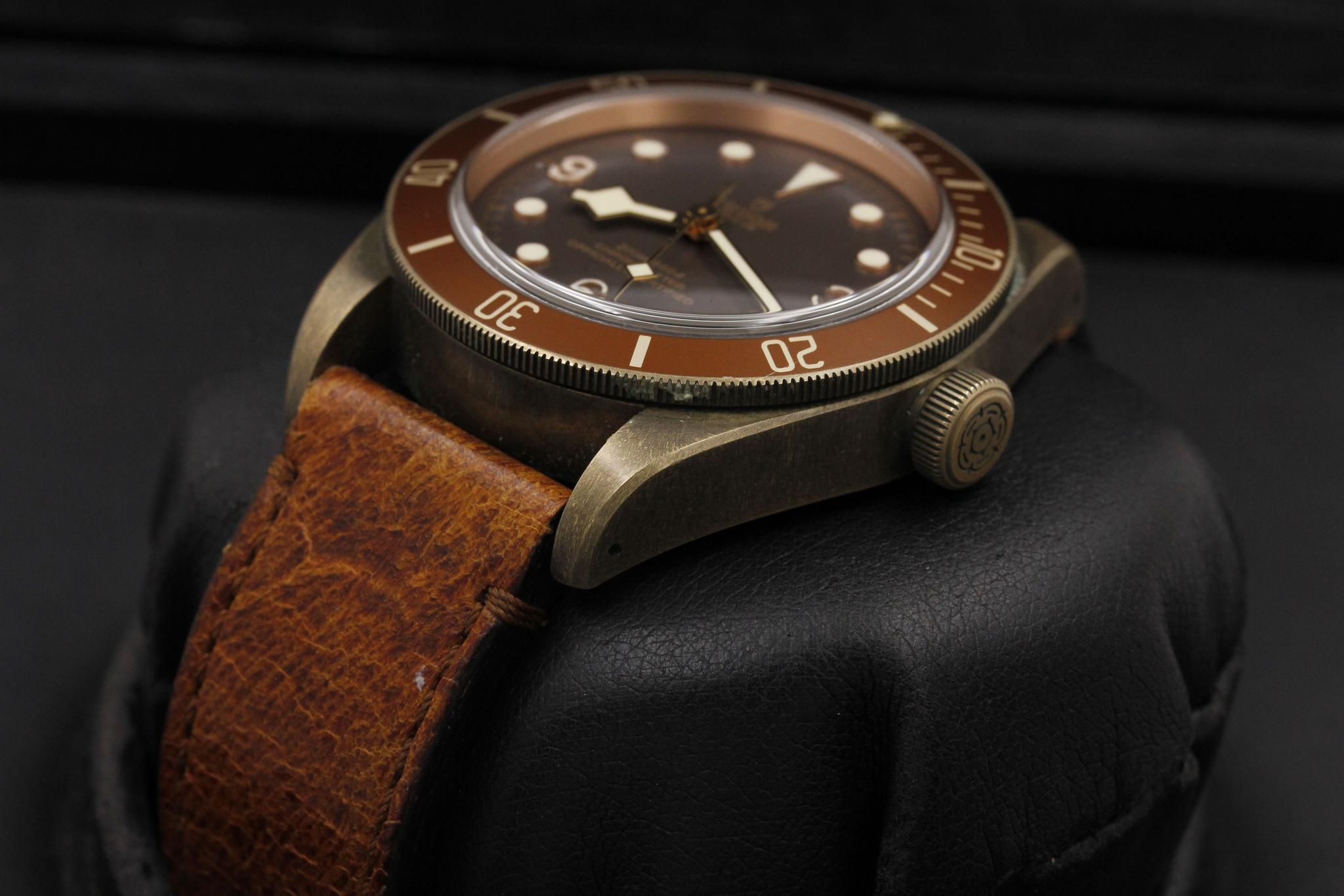 Watch Image 2