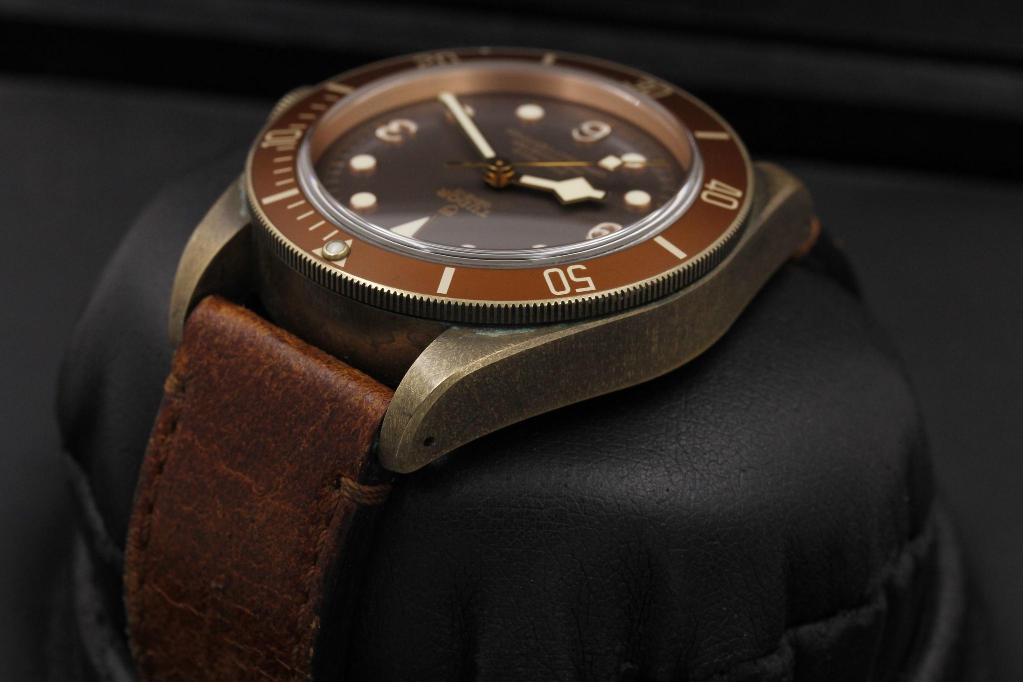 Watch Image 5