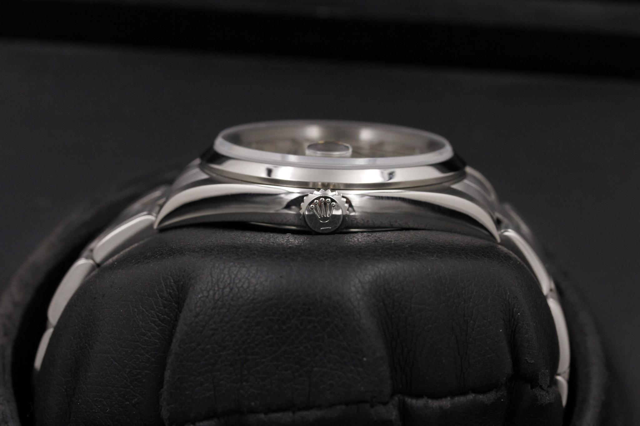 Watch Image 3