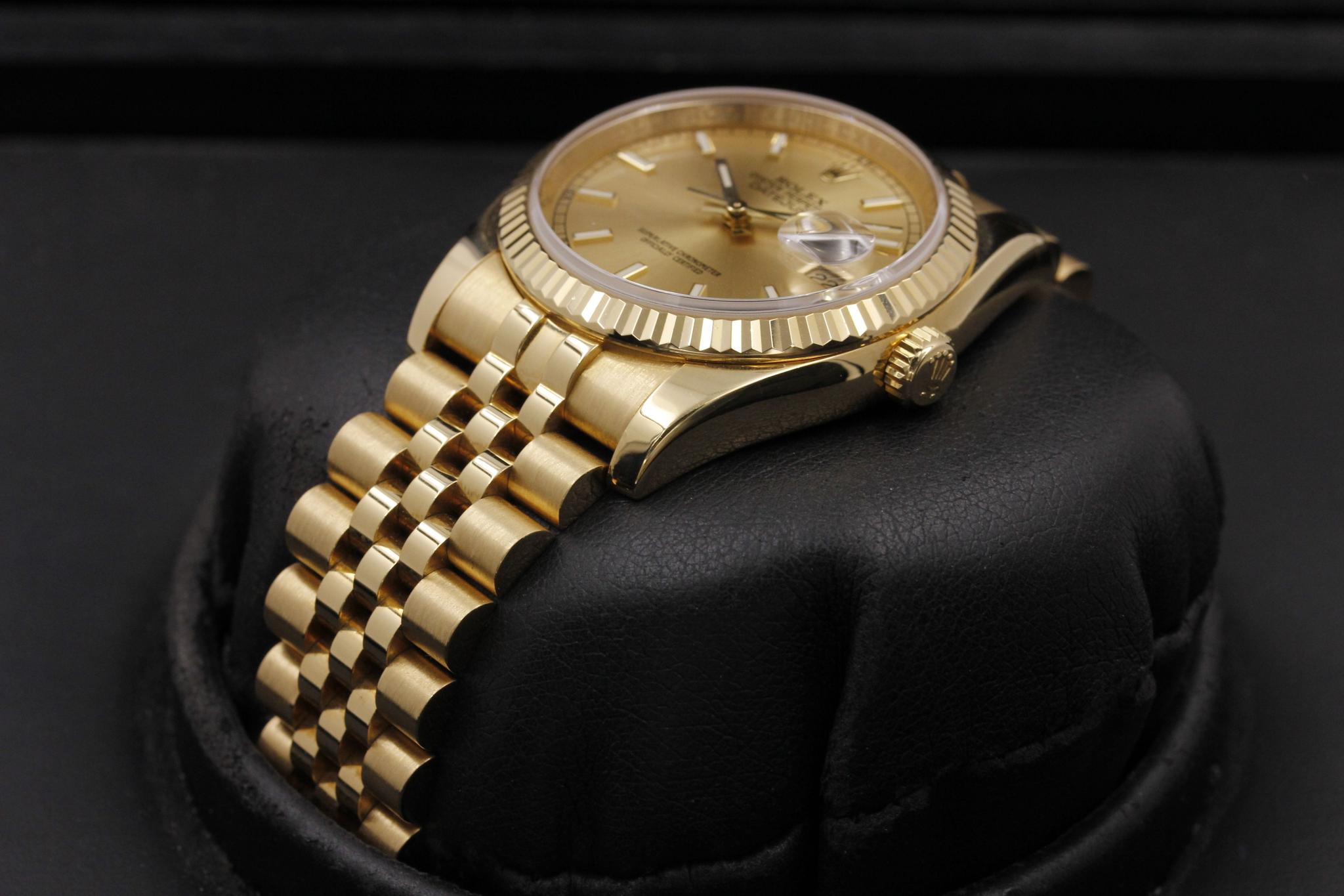 Watch Image 2