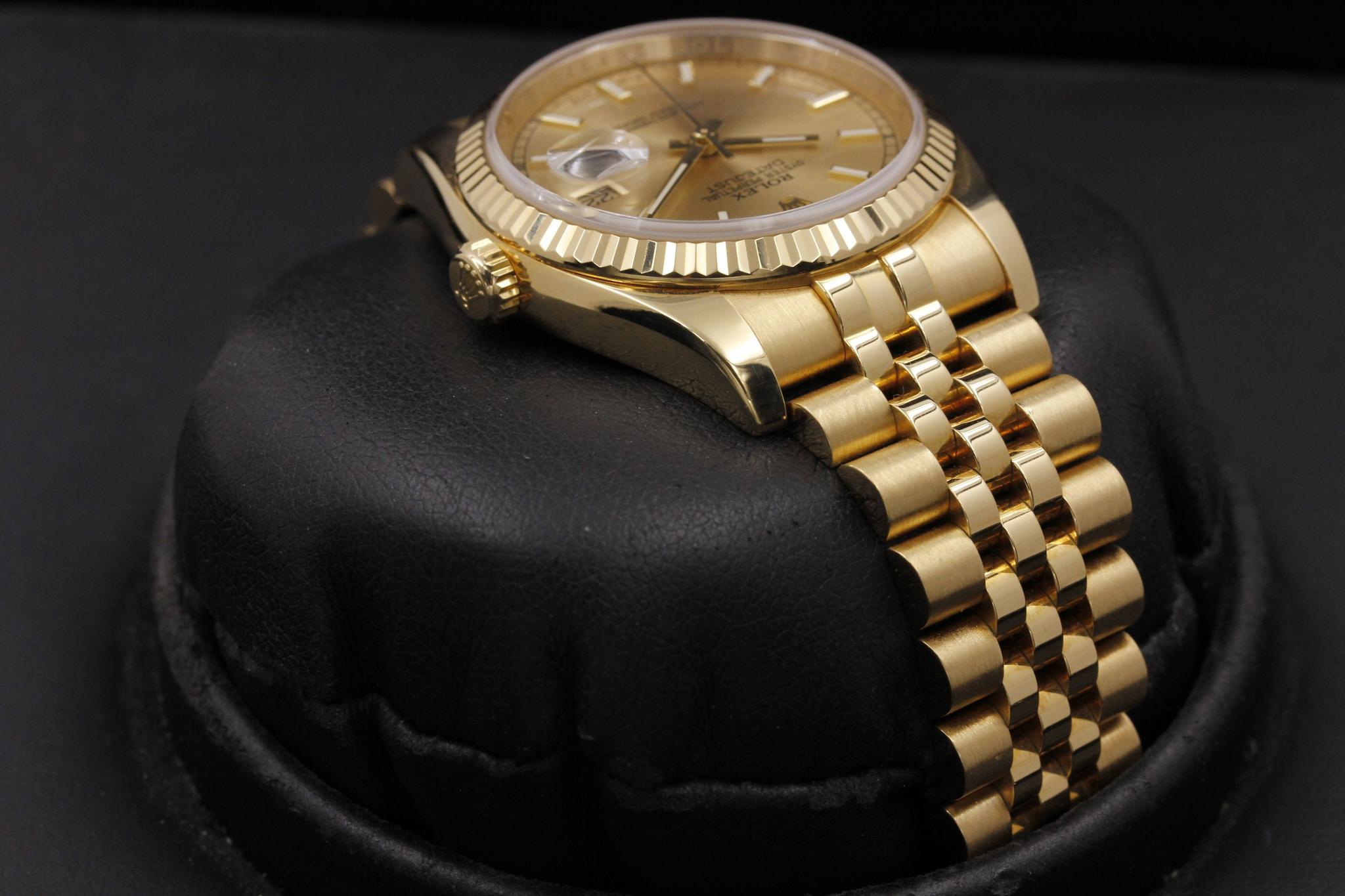 Watch Image 4