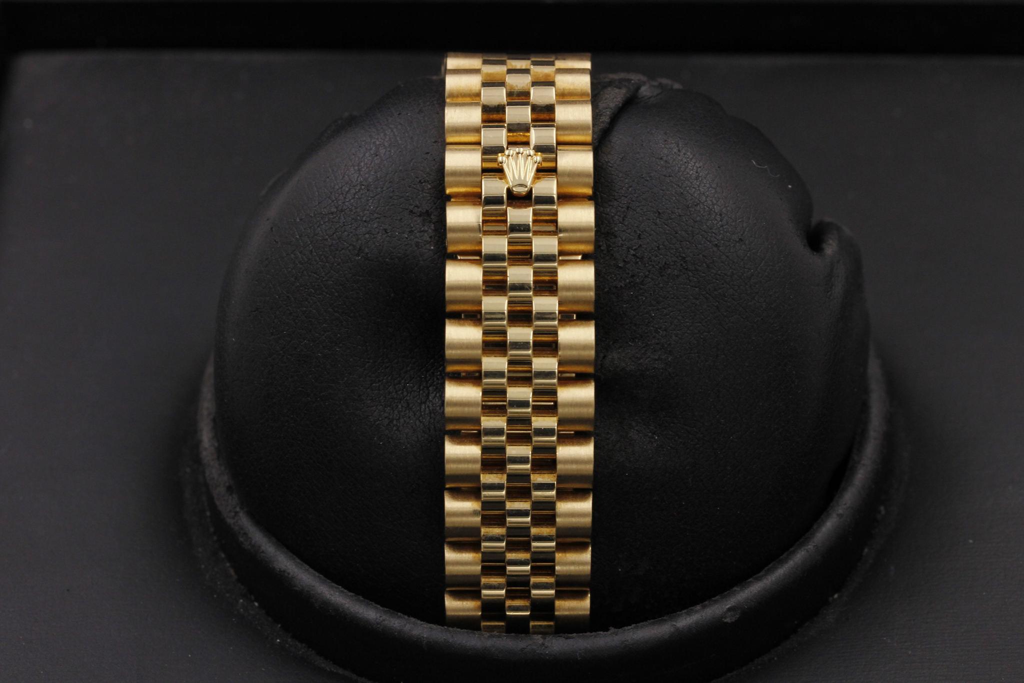 Watch Image 7