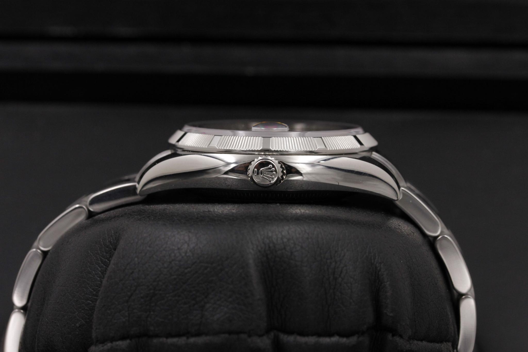 Watch Image 3