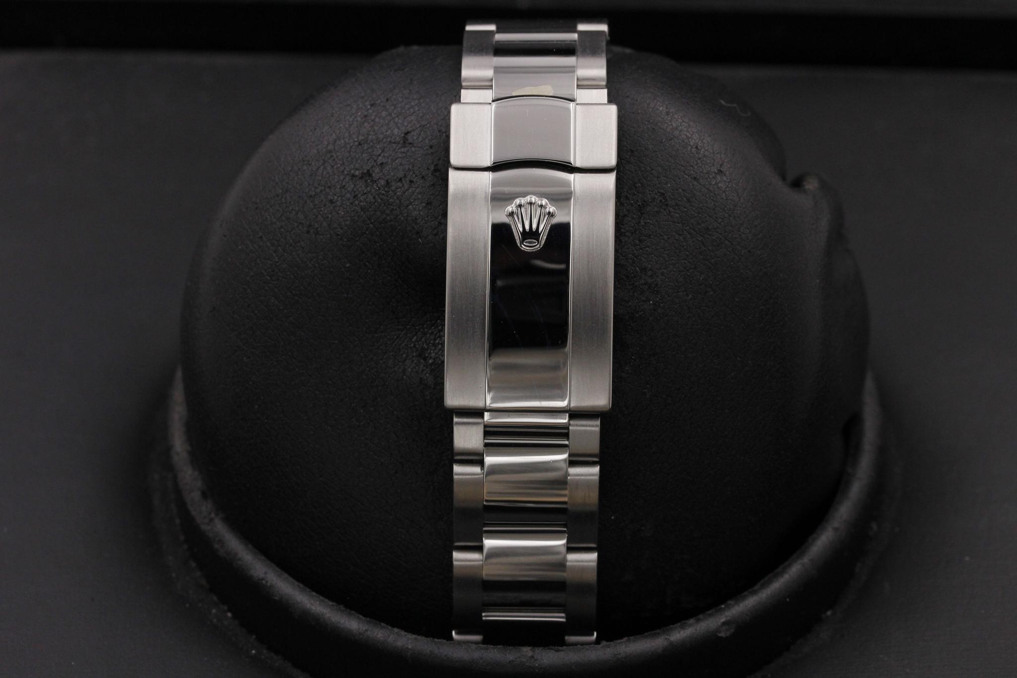 Watch Image 8