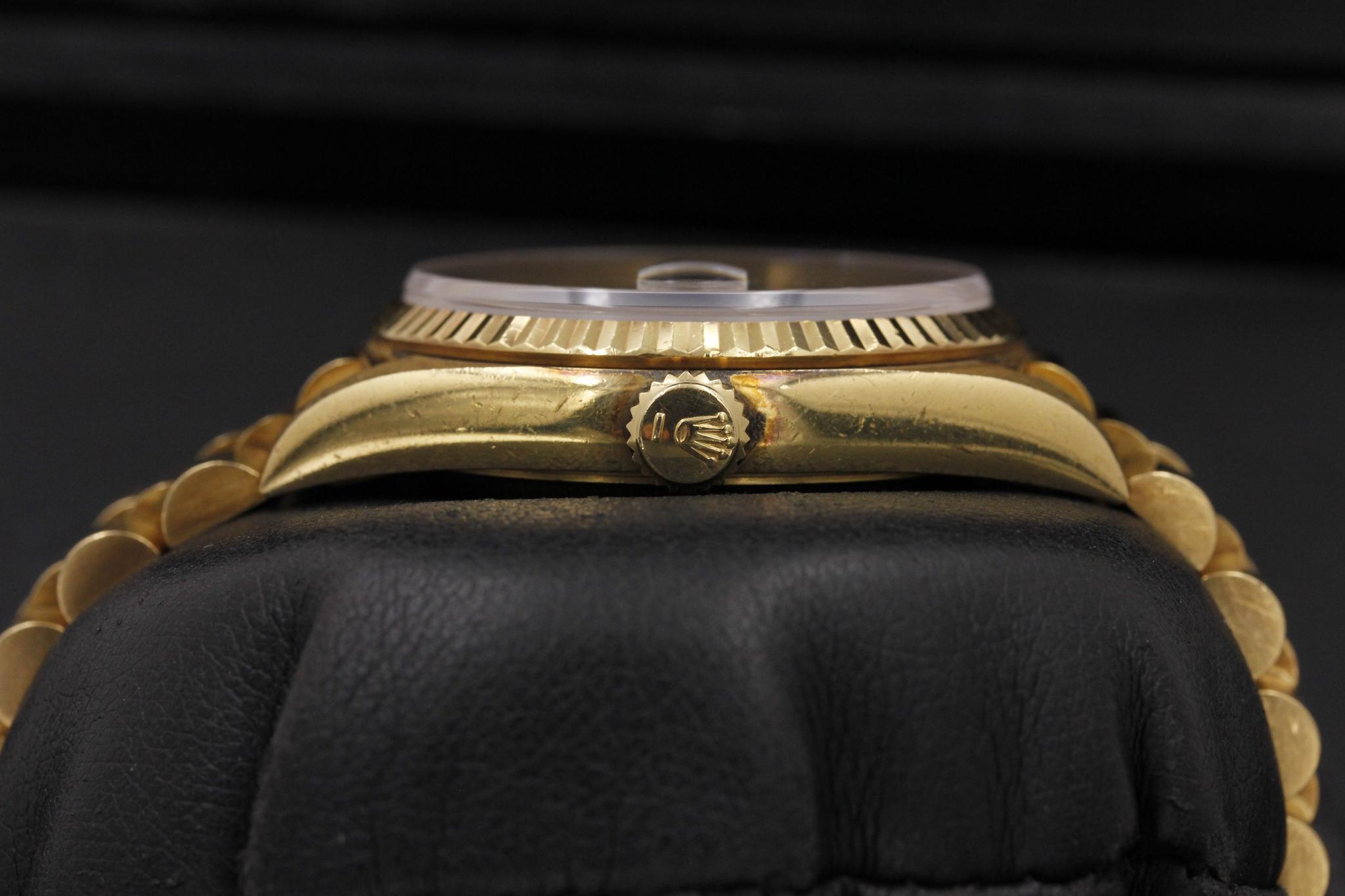Watch Image 3