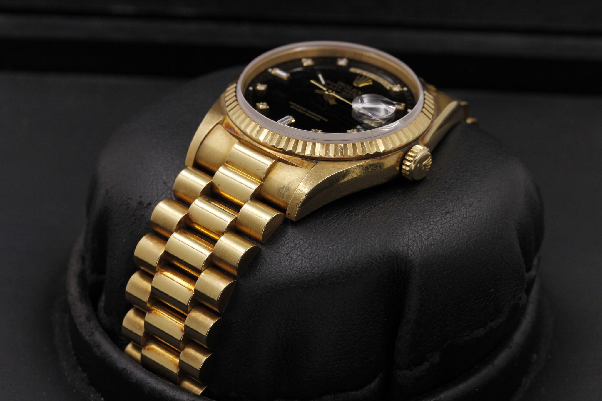 Watch Image 2