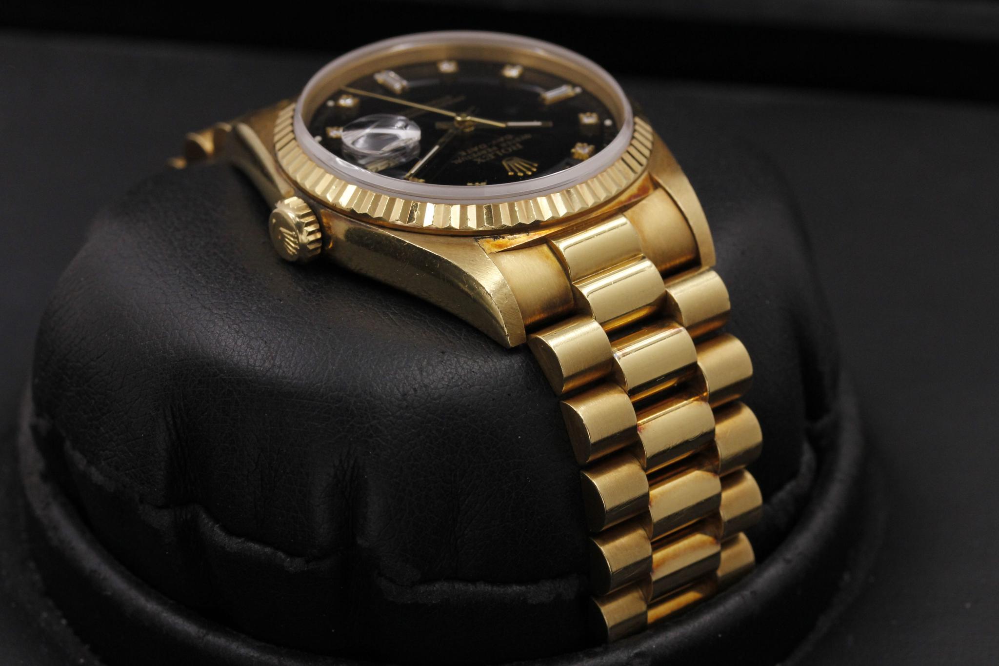 Watch Image 4