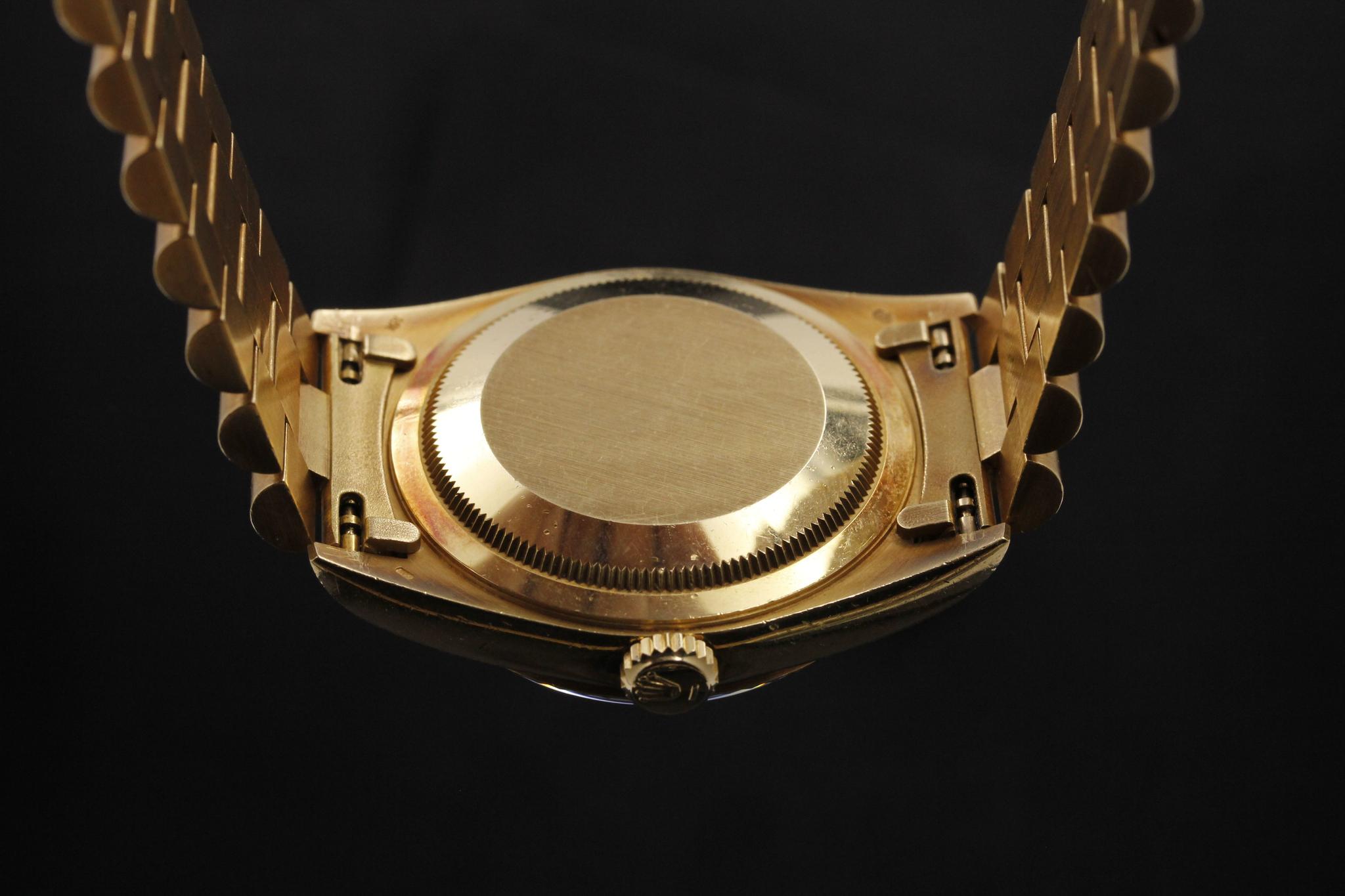 Watch Image 7