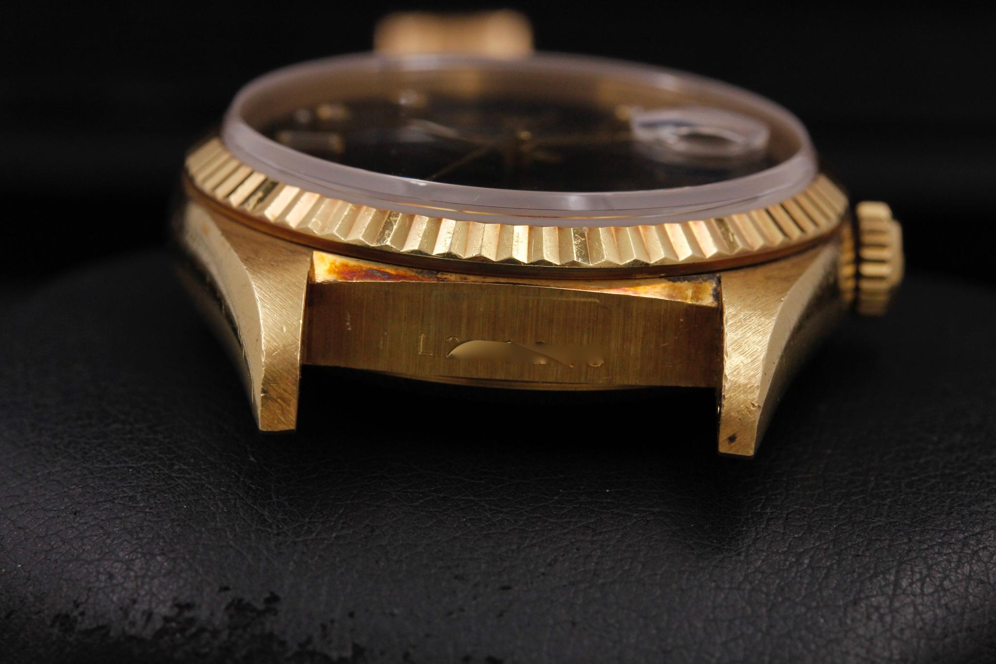 Watch Image 11