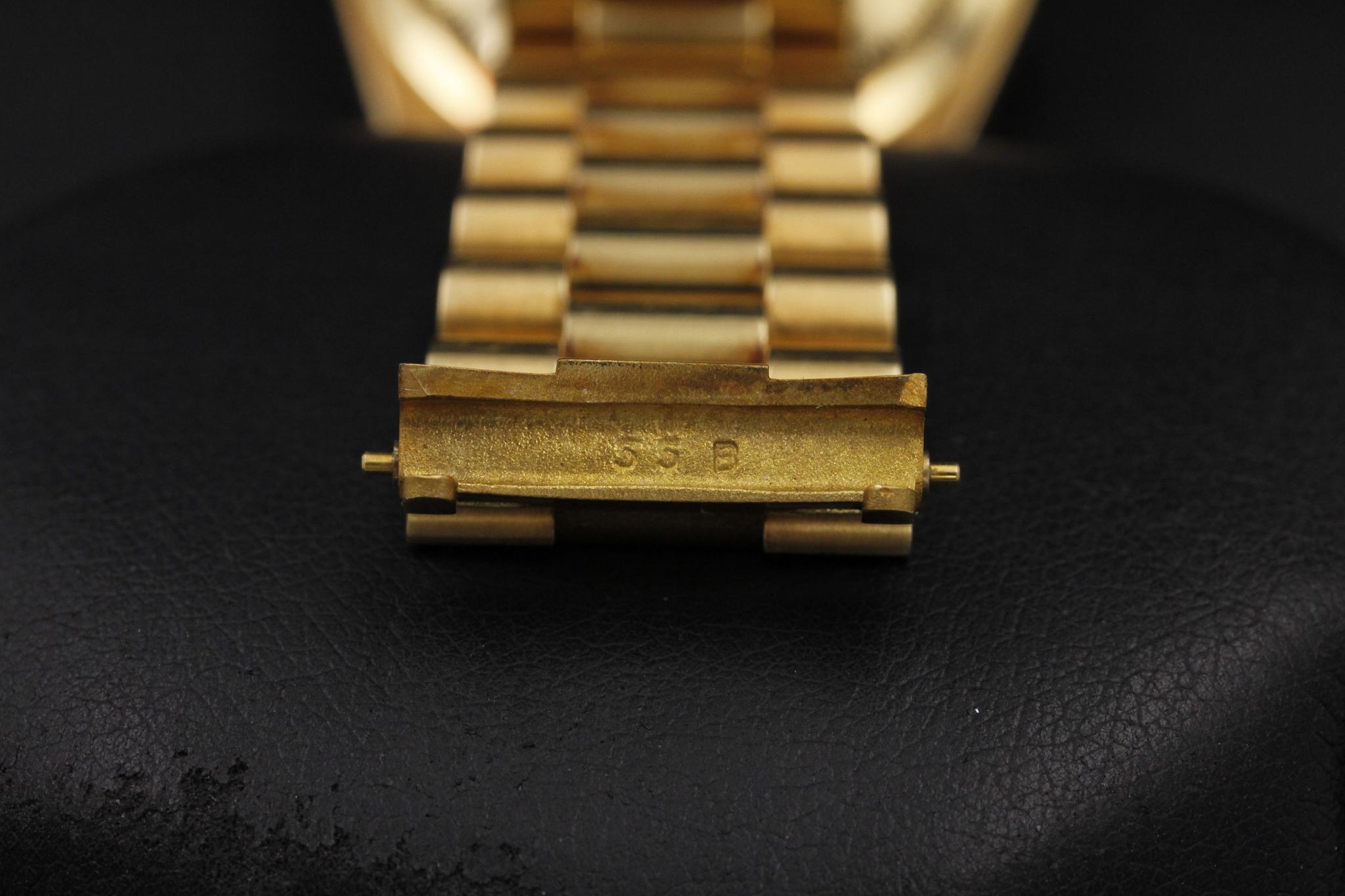Watch Image 10