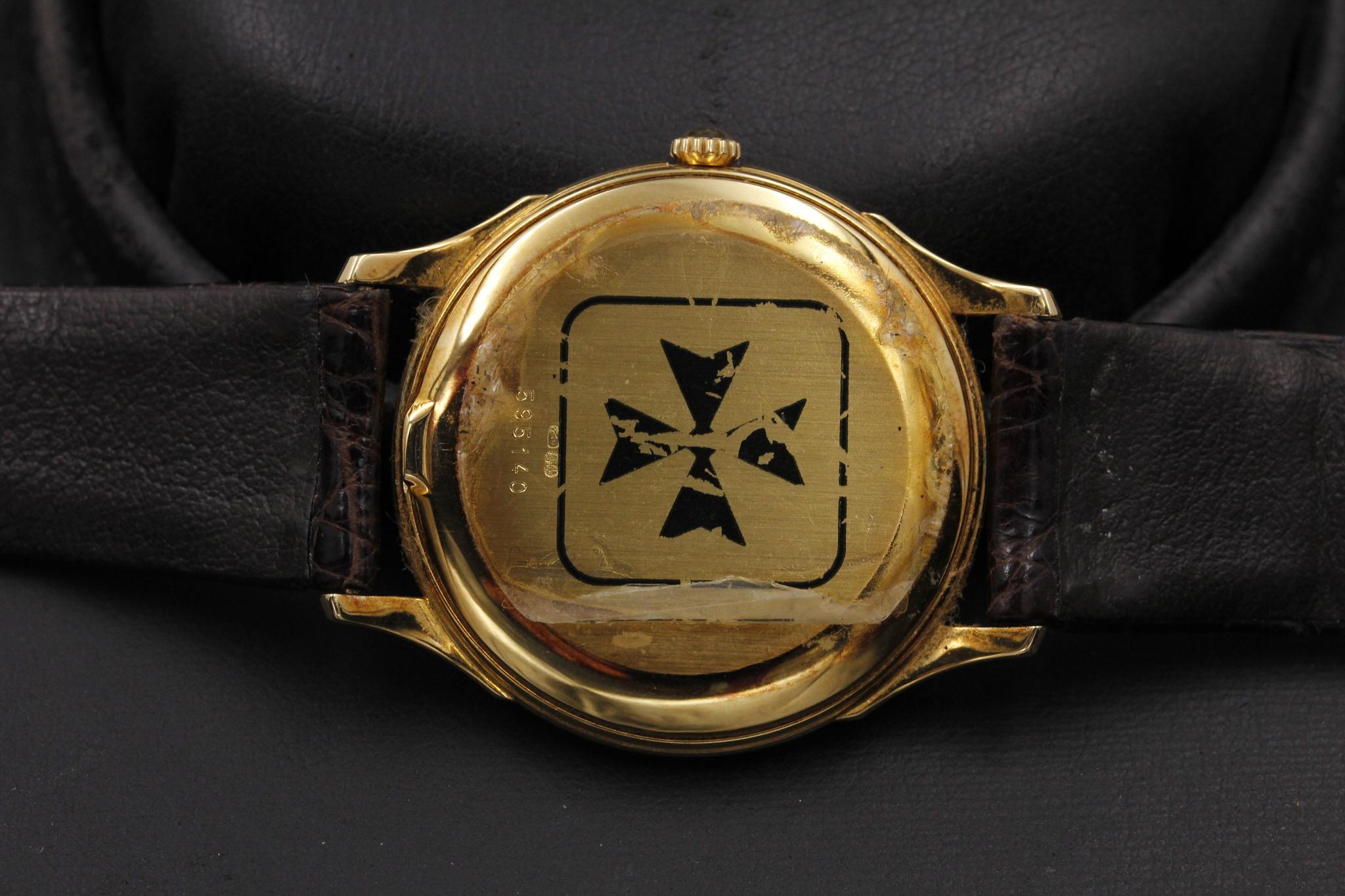 Watch Image 7