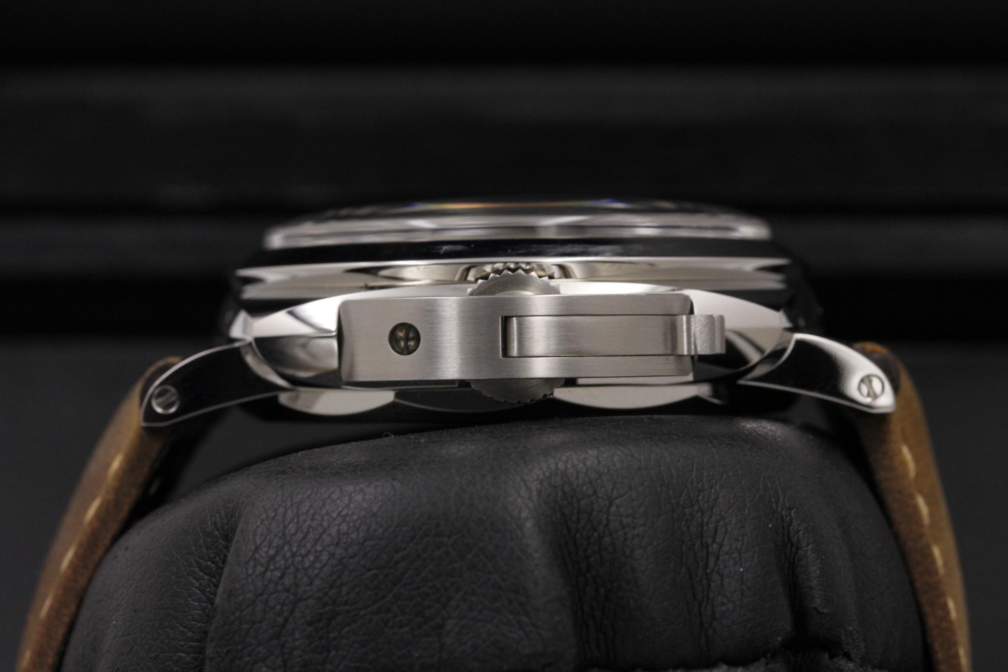 Watch Image 3