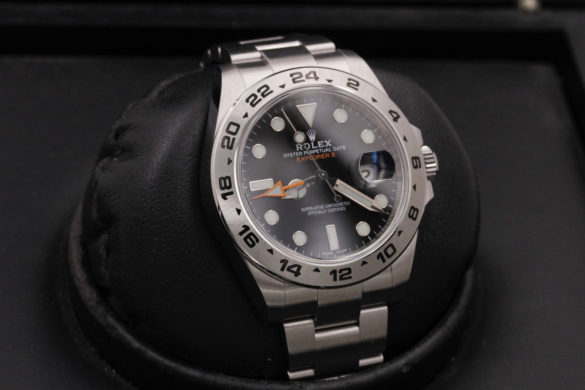 Watch Image 10