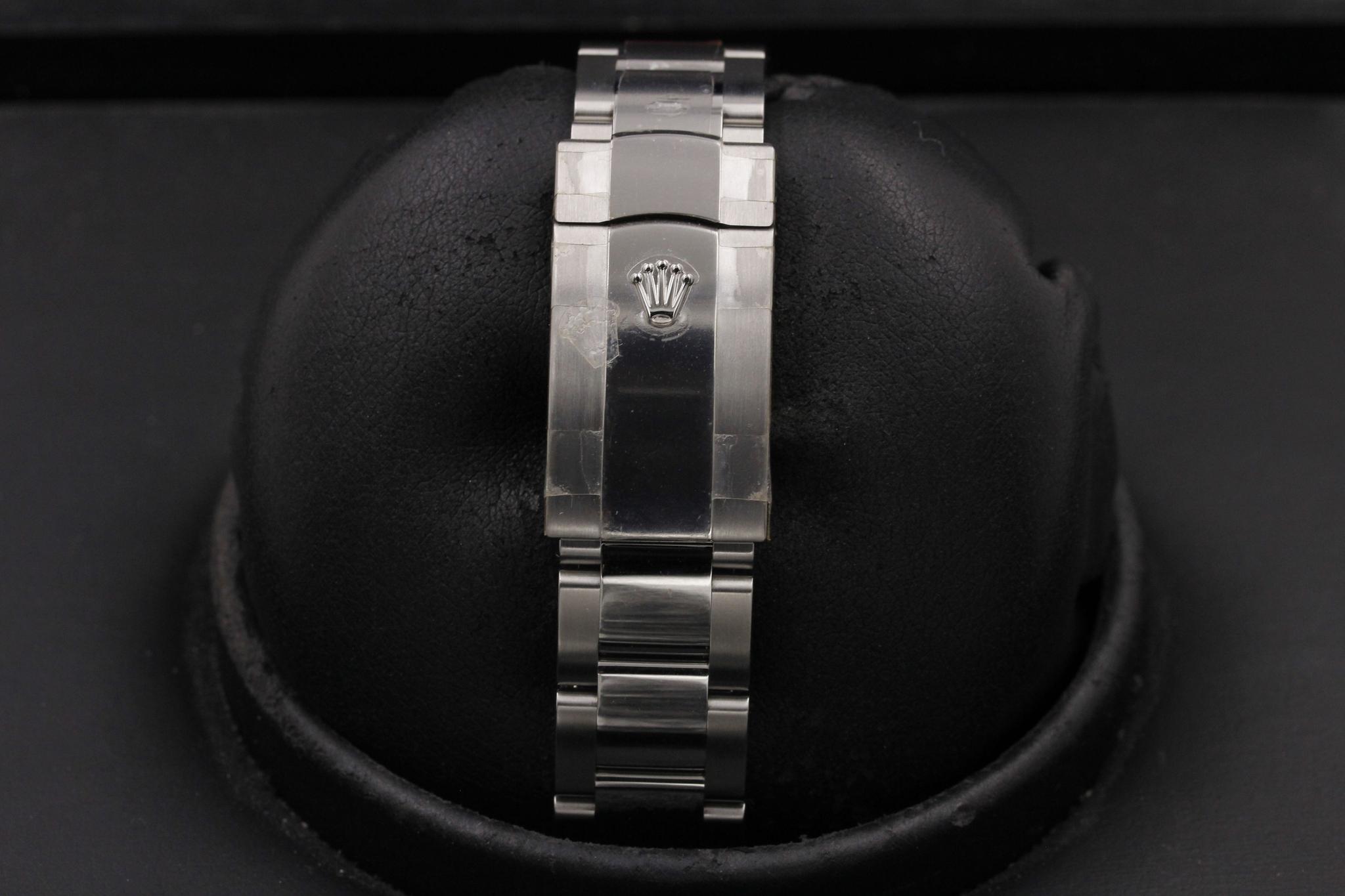Watch Image 8