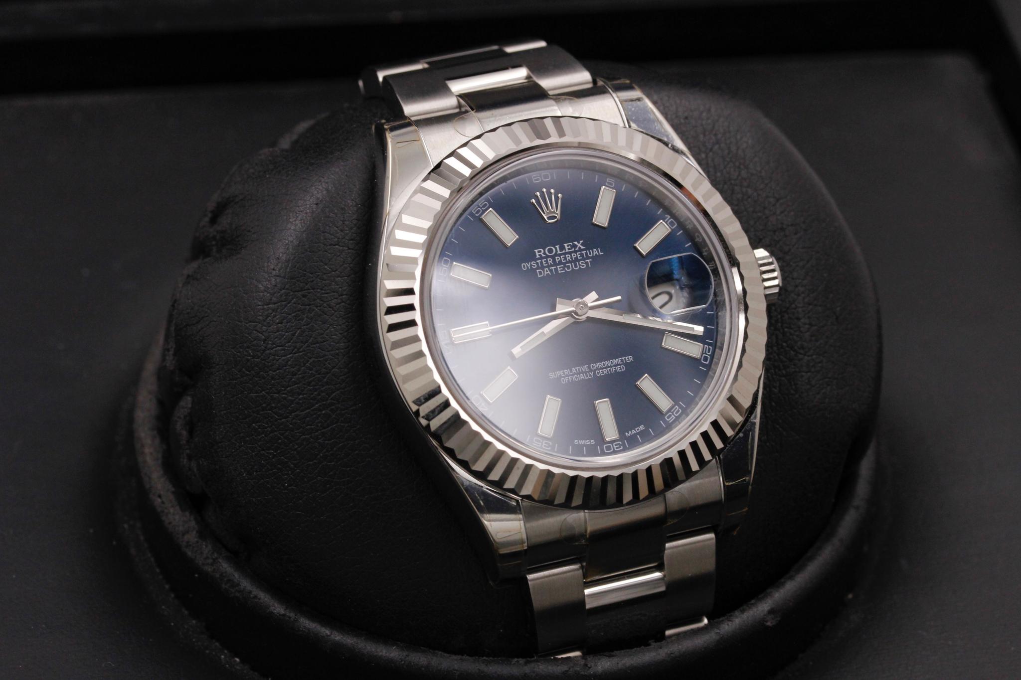 Watch Image 10