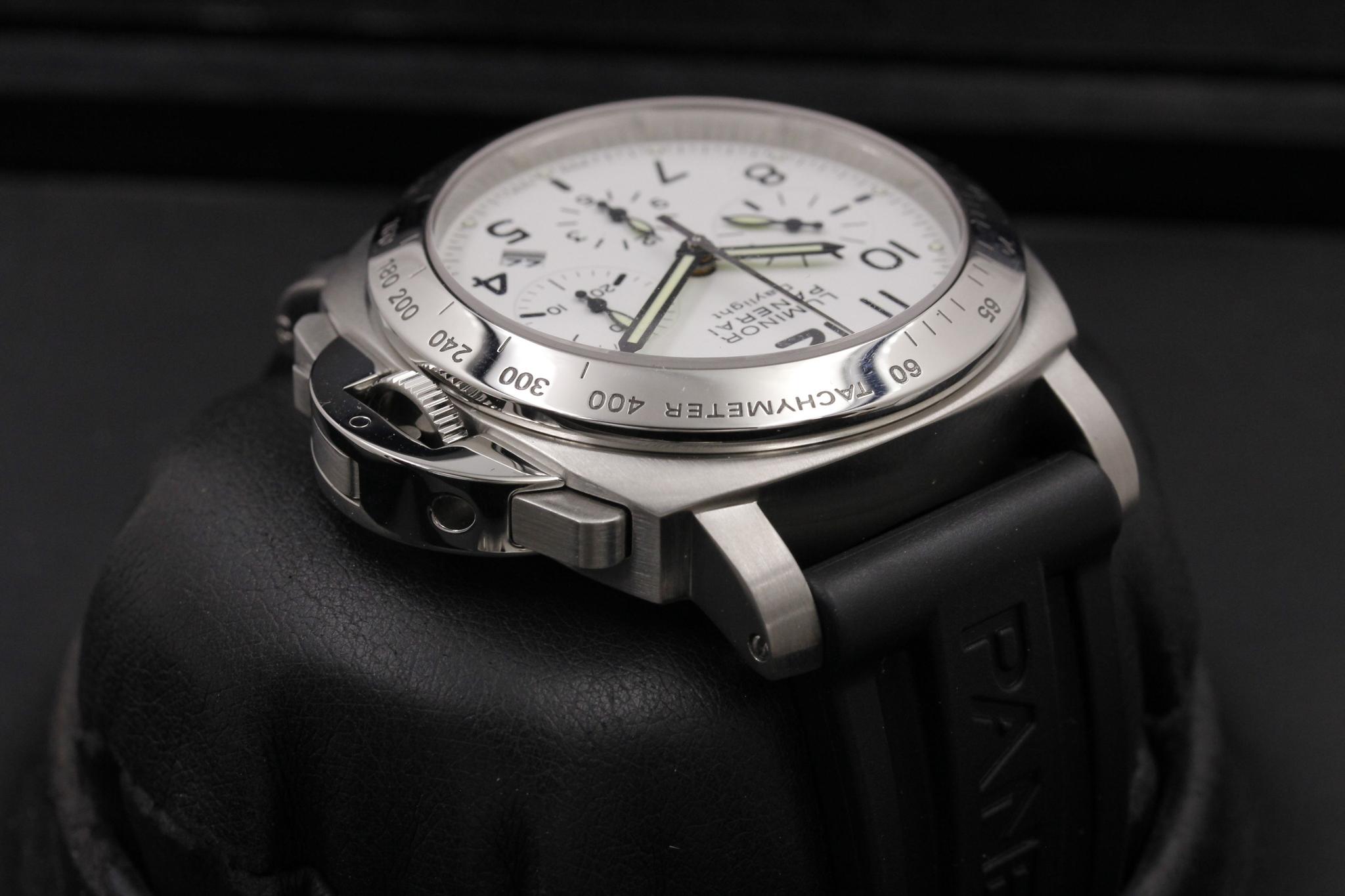 Watch Image 4