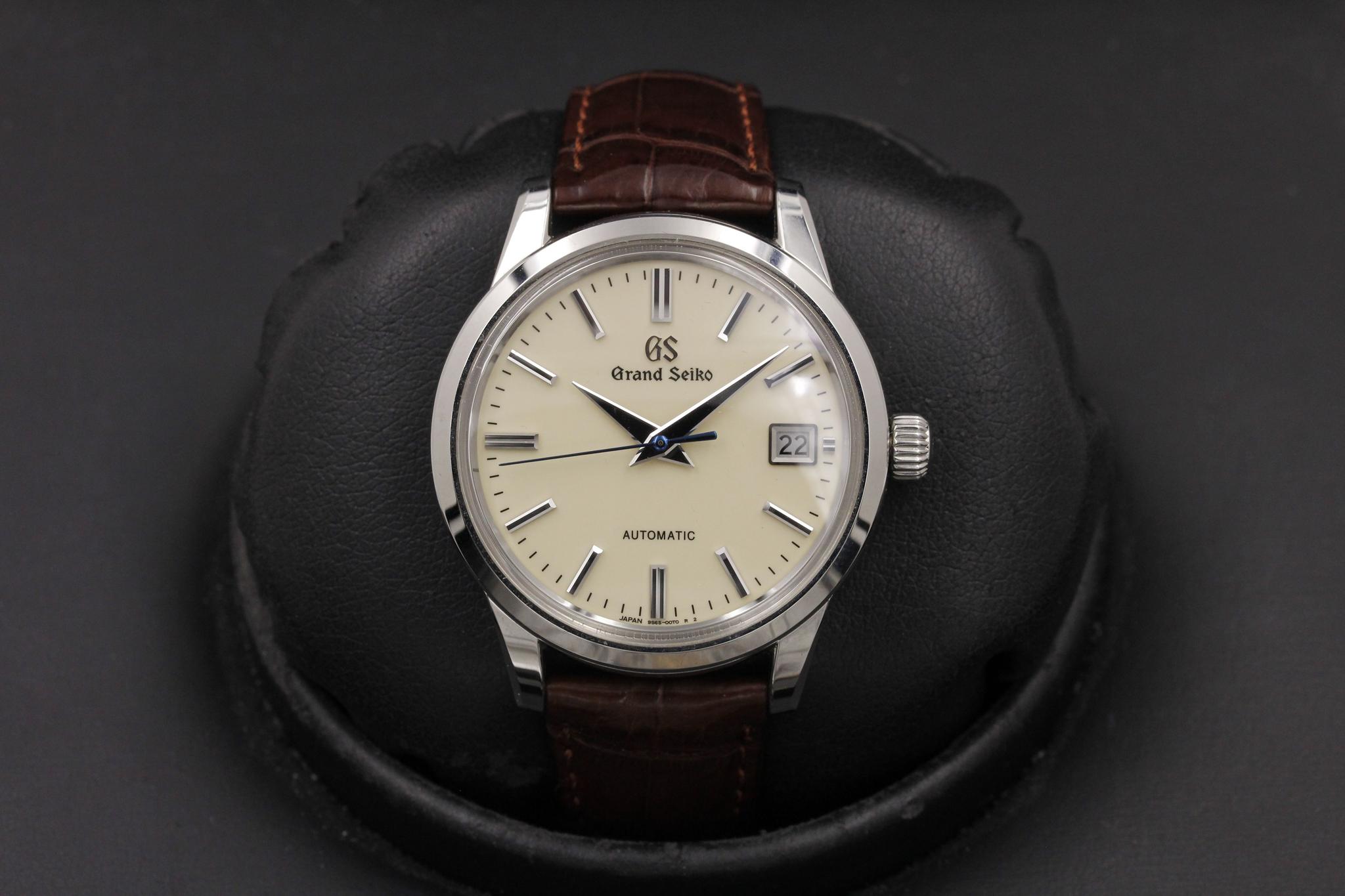Watch Image 1