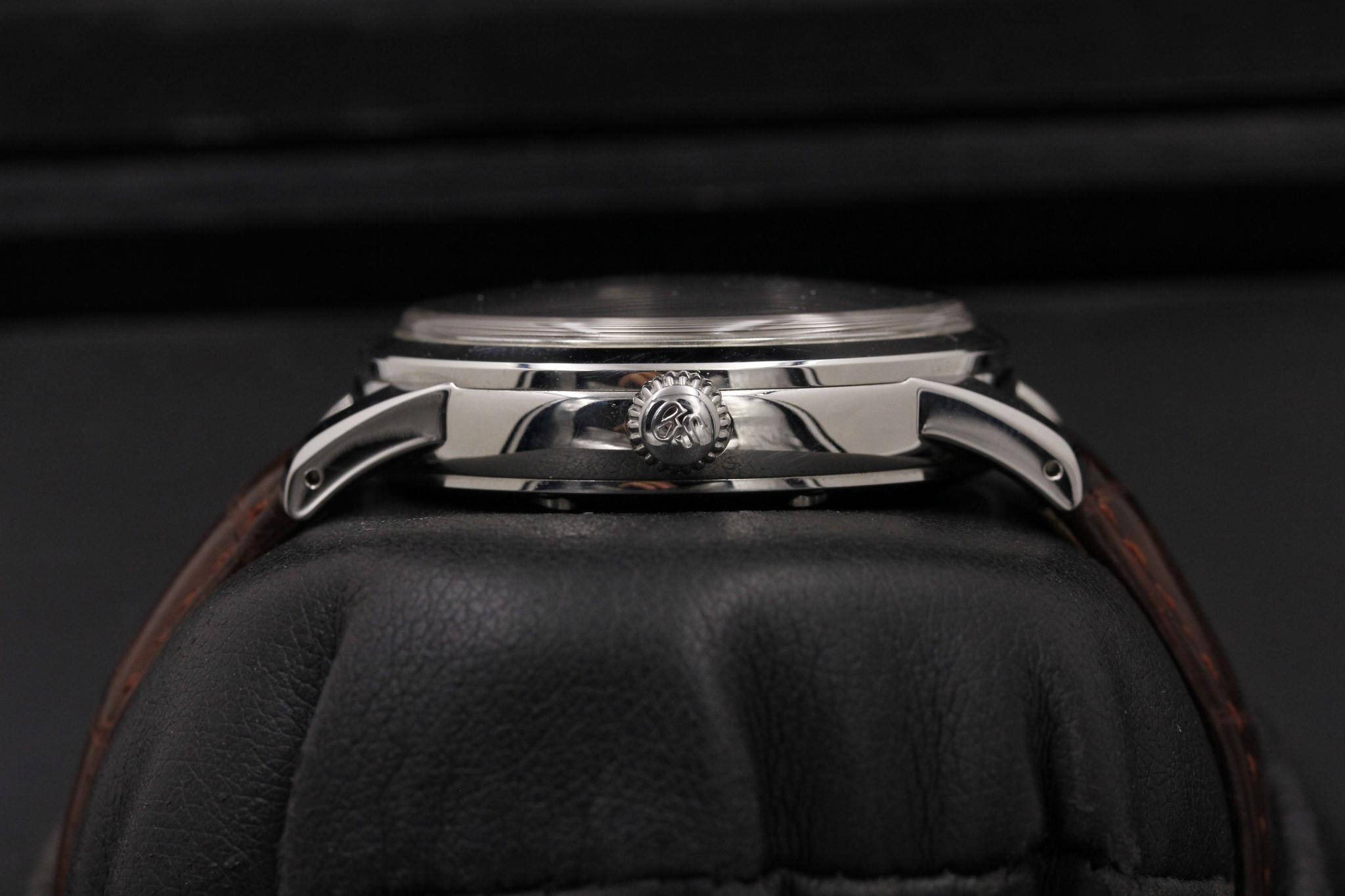 Watch Image 3