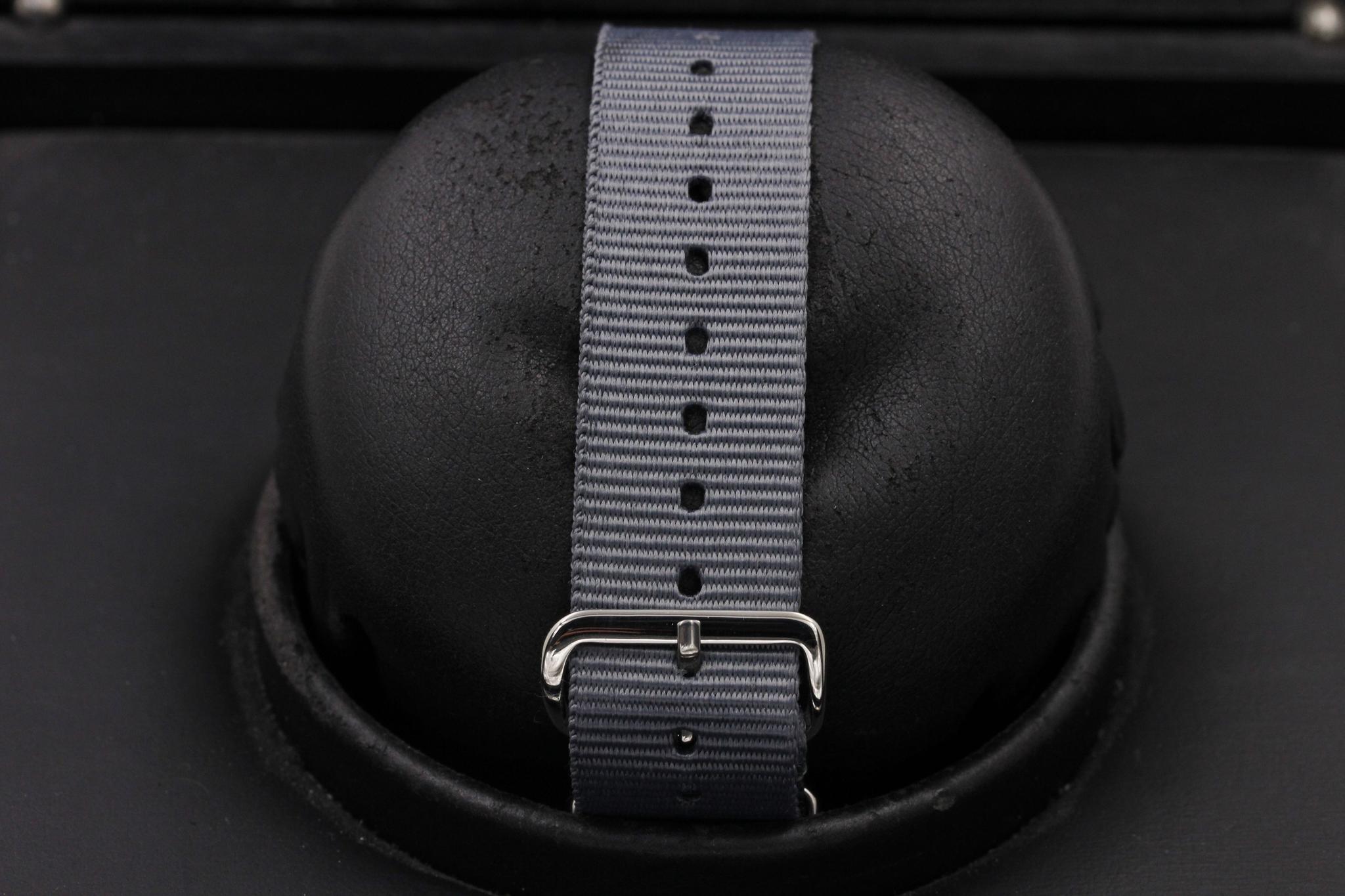 Watch Image 9