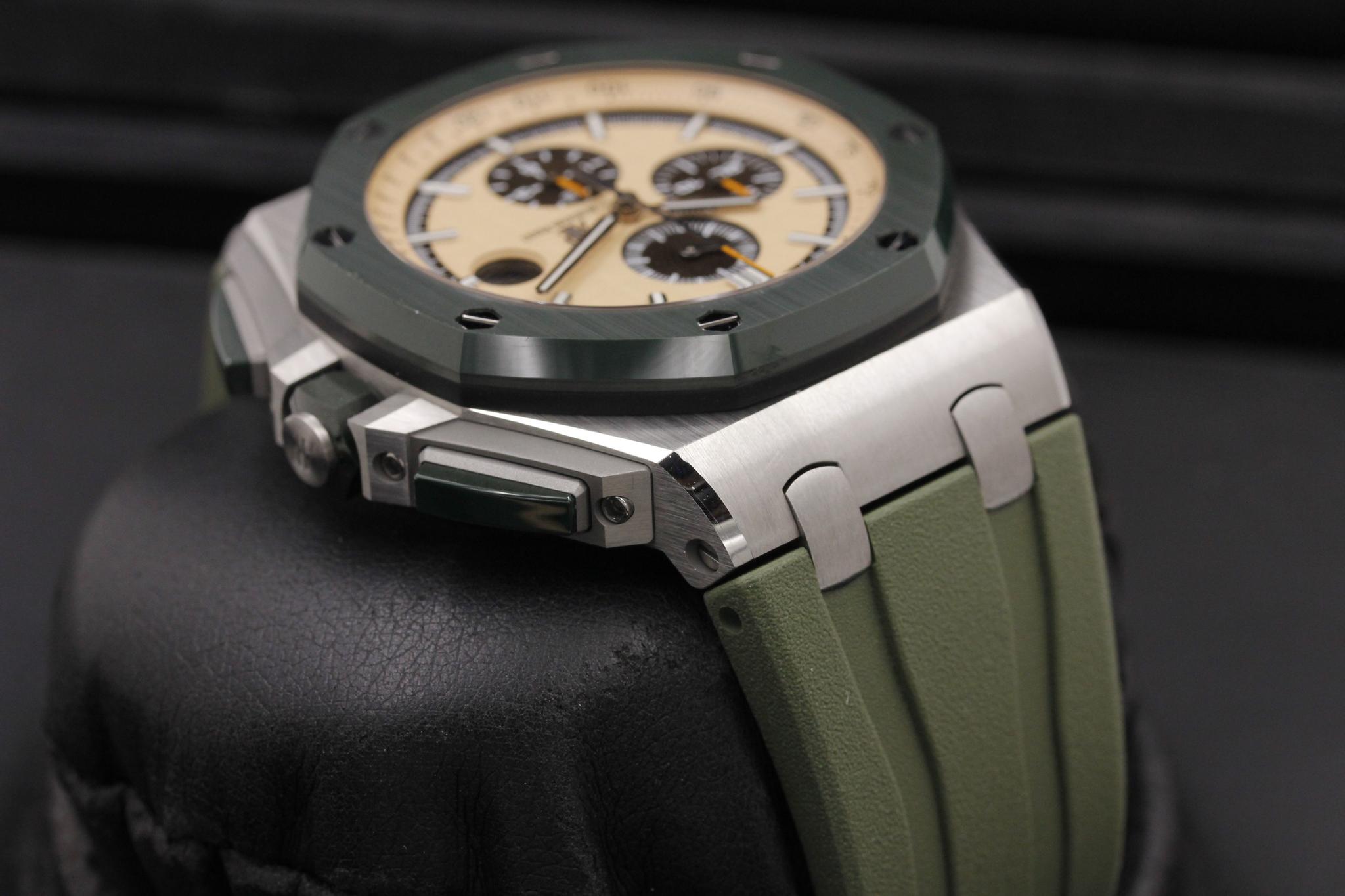 Watch Image 4