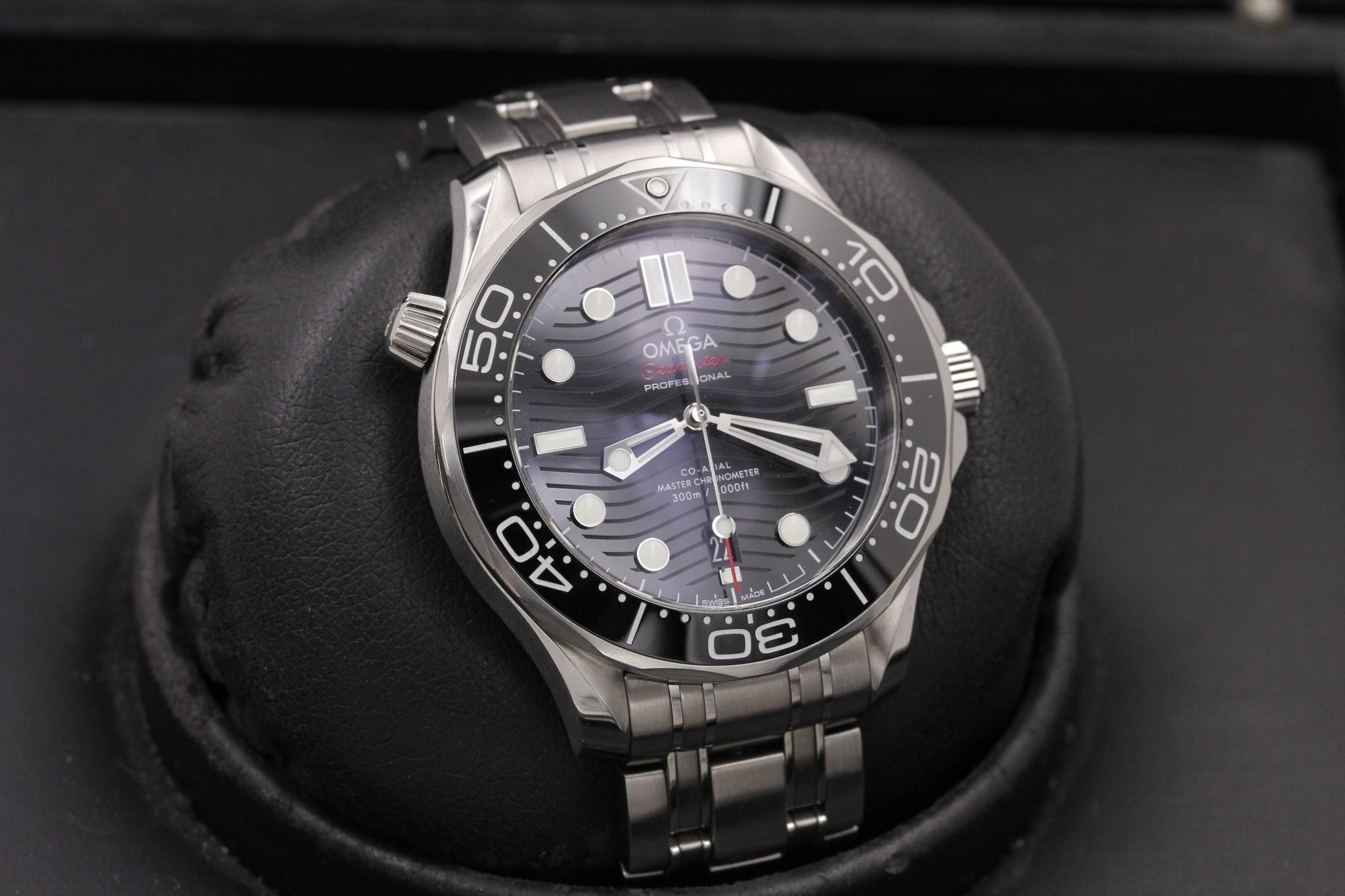 Watch Image 10