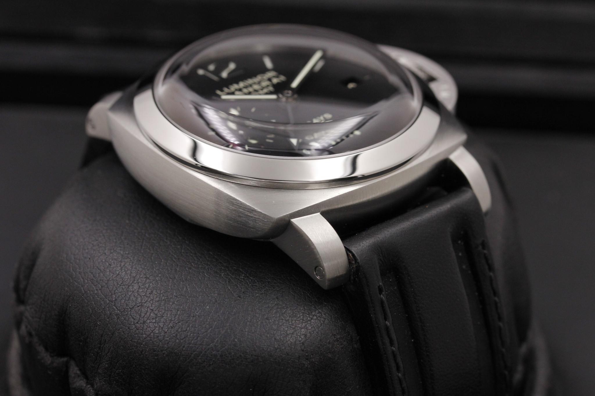Watch Image 6