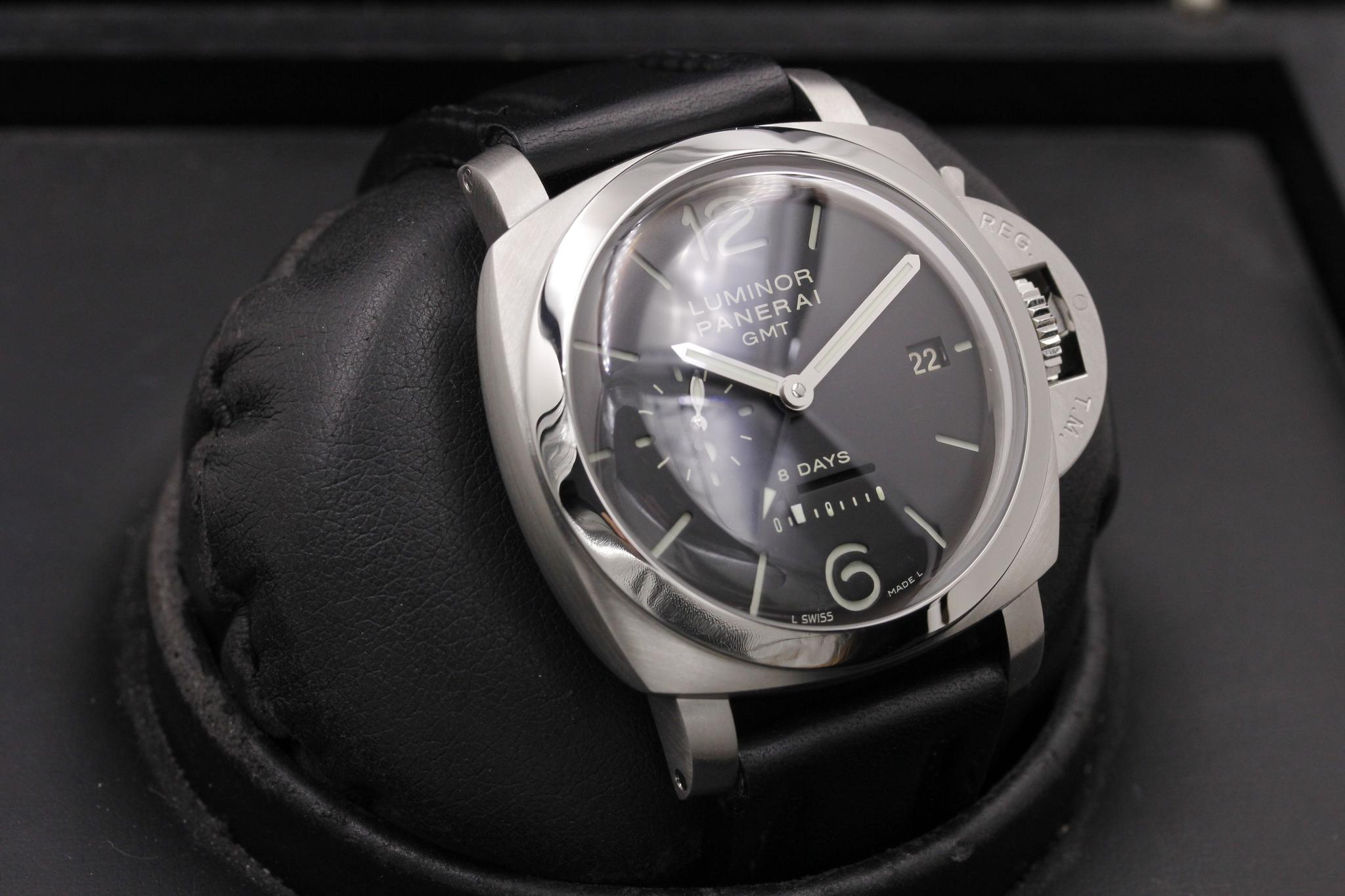 Watch Image 10