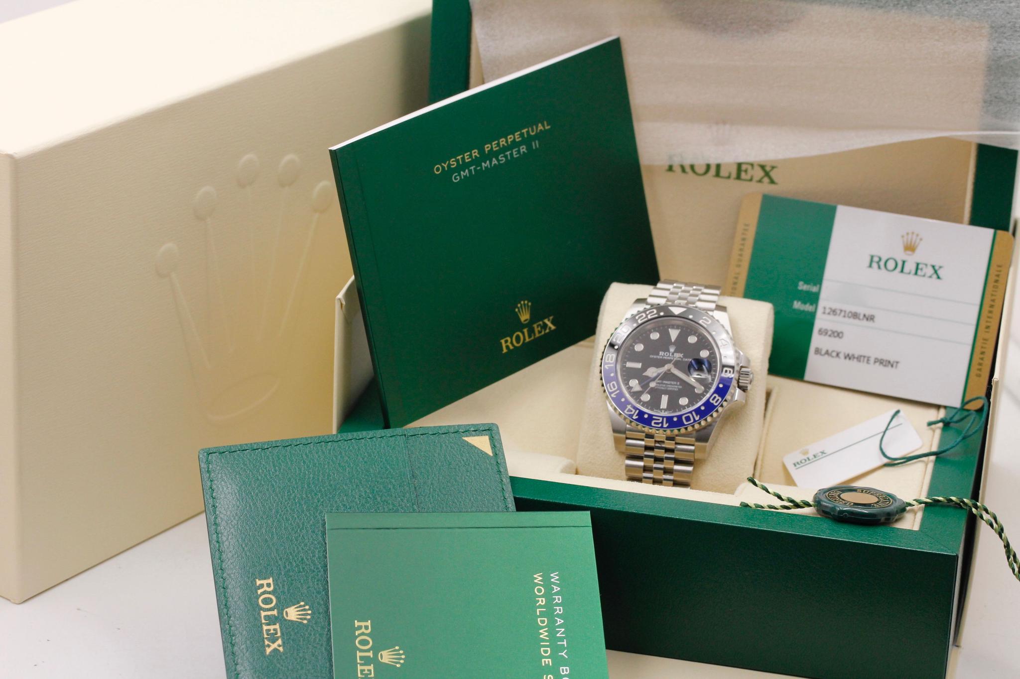 Watch Image 11
