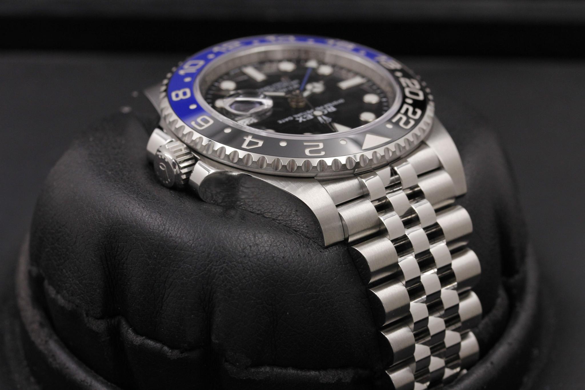 Watch Image 4